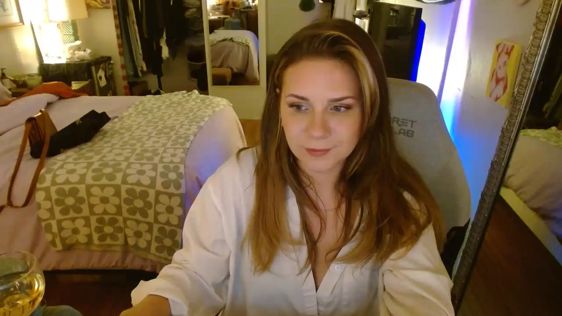 Gallery image thumbnail from Sweetestlilly's myfreecams stream on, 07/18/2024, 04:10 image 3 of 20