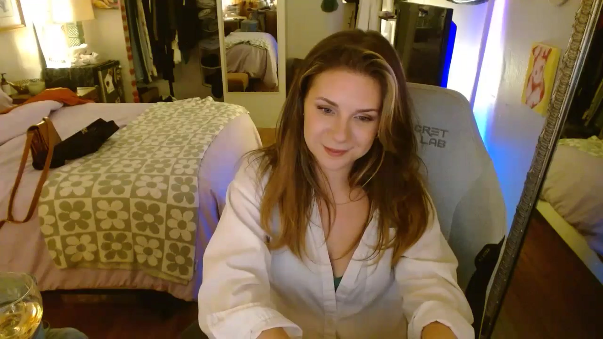 Gallery image thumbnail from Sweetestlilly's myfreecams stream on, 07/18/2024, 04:10 image 6 of 20