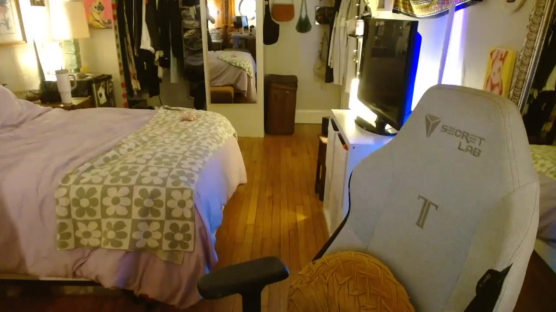 Gallery image thumbnail from Sweetestlilly's myfreecams stream on, 07/20/2024, 03:20 image 4 of 20