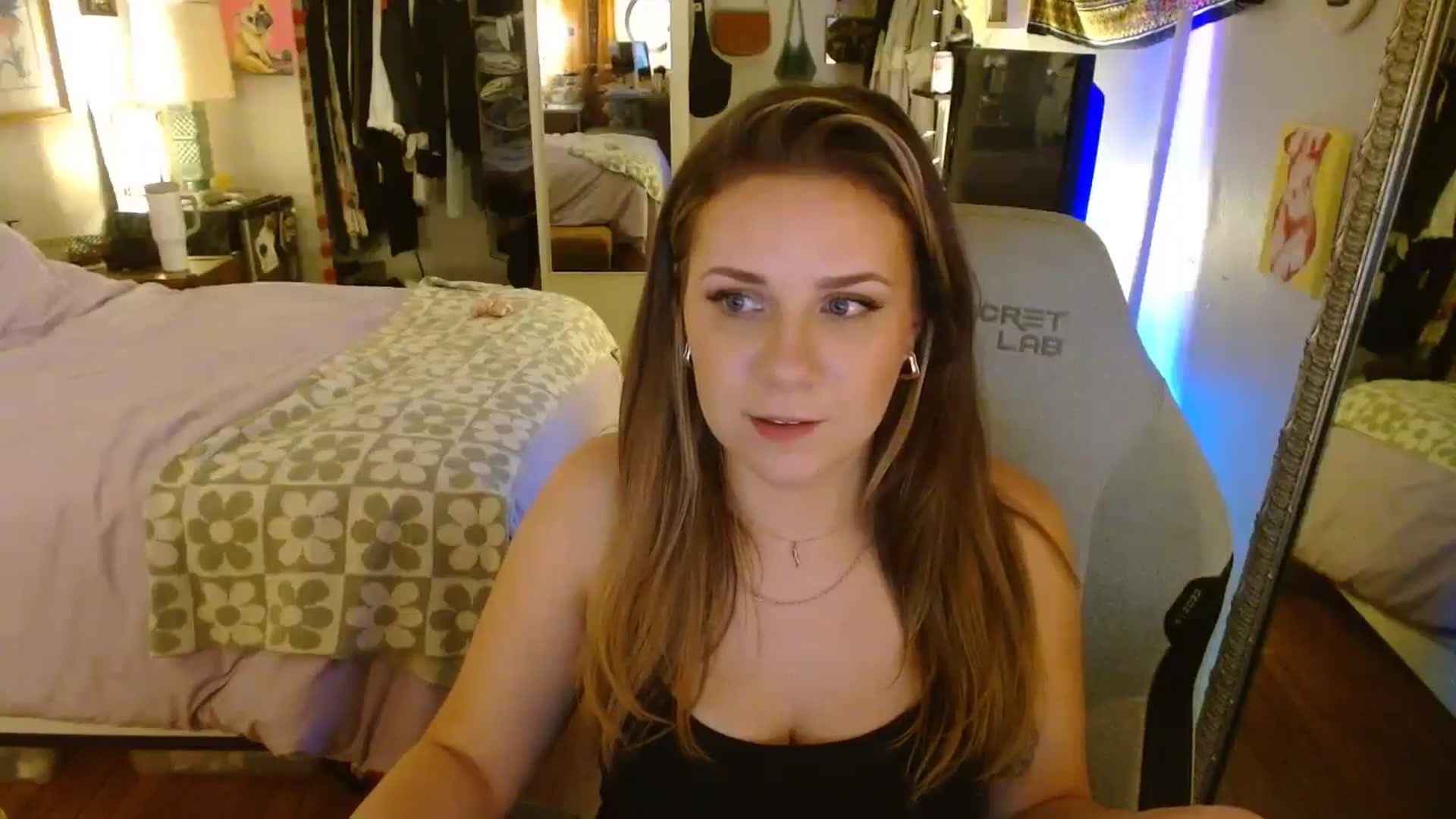 Gallery image thumbnail from Sweetestlilly's myfreecams stream on, 07/20/2024, 03:20 image 7 of 20