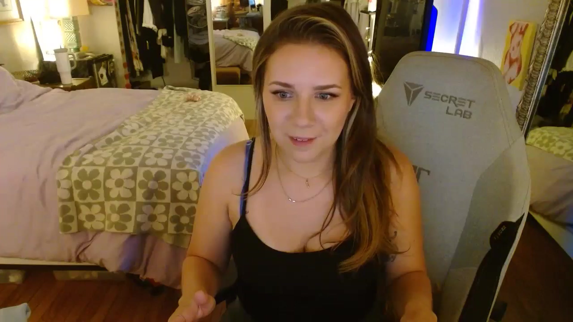 Gallery image thumbnail from Sweetestlilly's myfreecams stream on, 07/20/2024, 03:20 image 3 of 20
