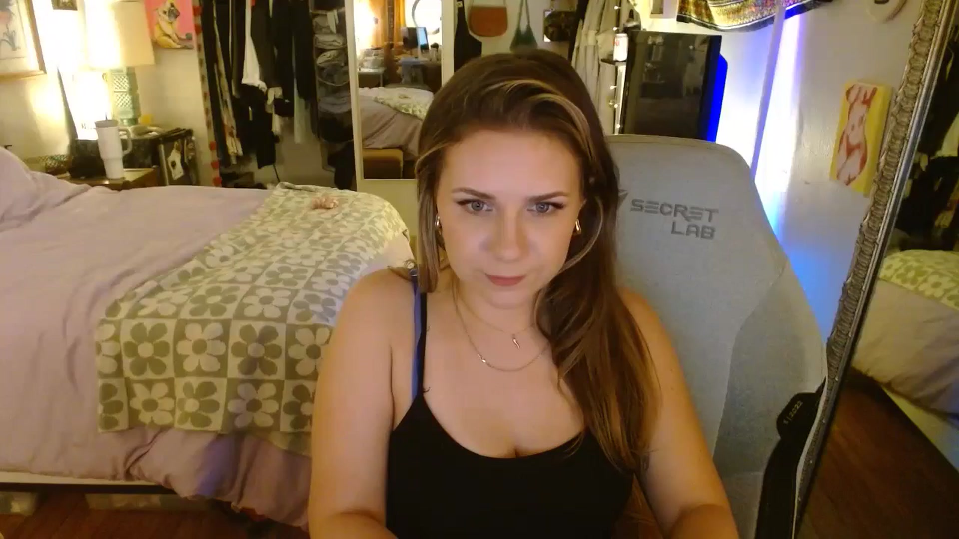 Gallery image thumbnail from Sweetestlilly's myfreecams stream on, 07/20/2024, 03:20 image 6 of 20