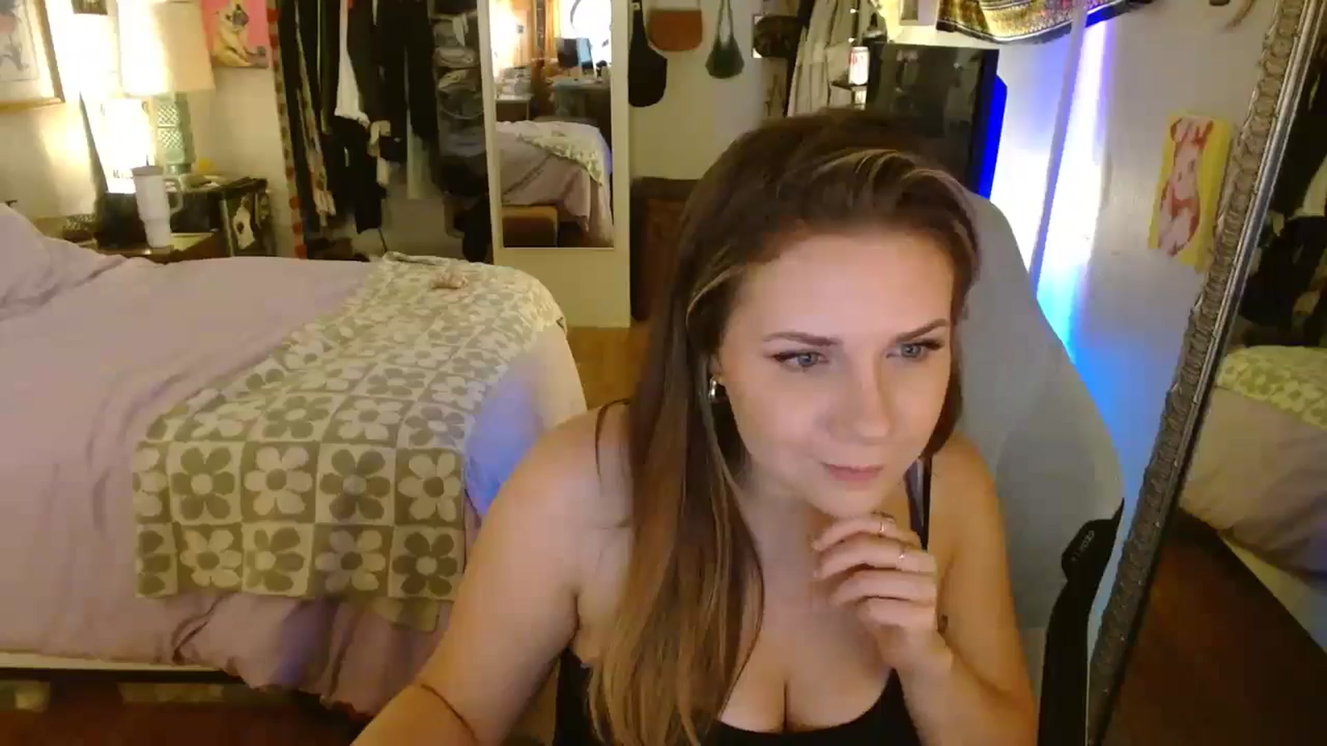 Gallery image thumbnail from Sweetestlilly's myfreecams stream on, 07/20/2024, 03:20 image 9 of 20