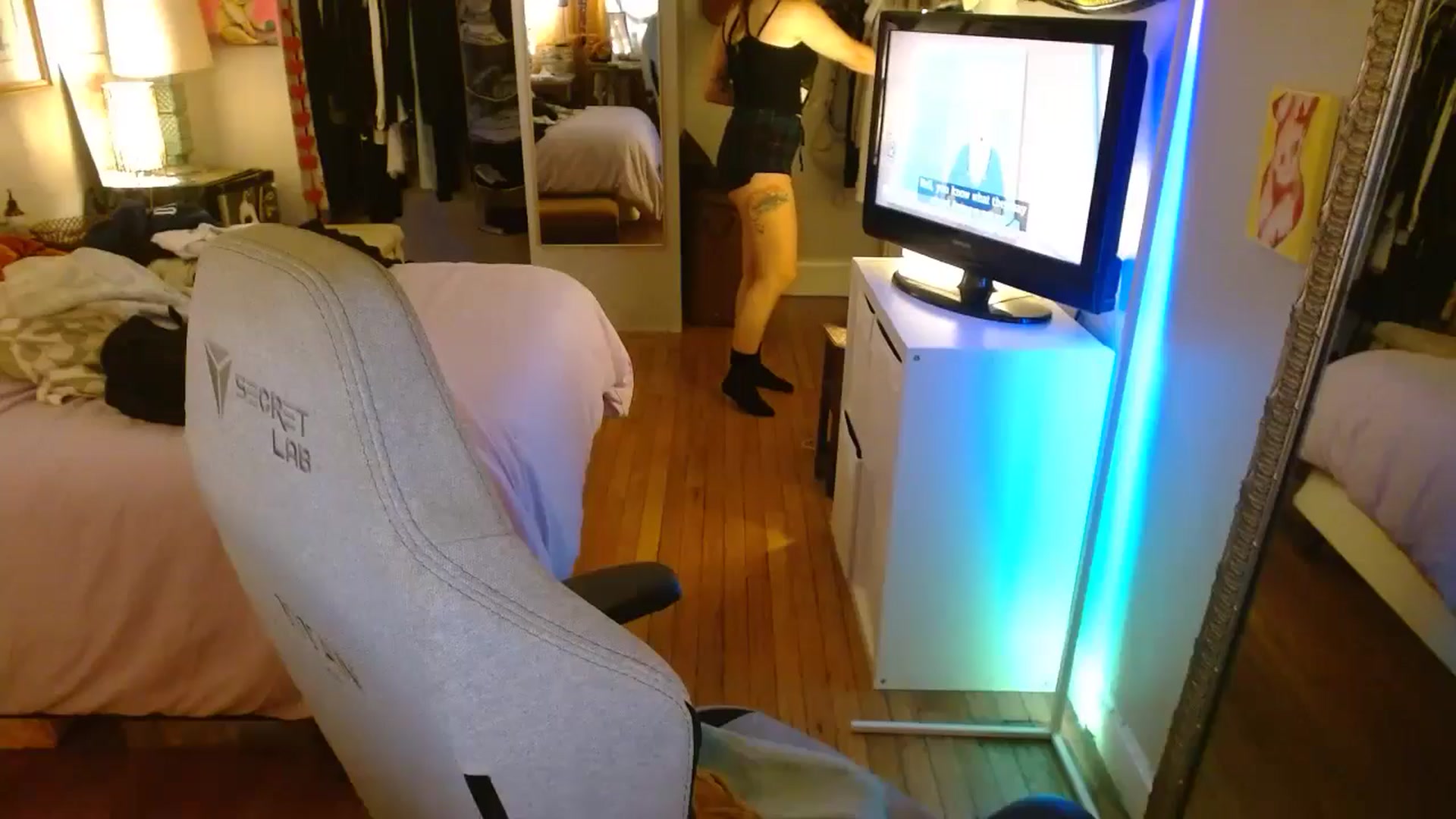 Gallery image thumbnail from Sweetestlilly's myfreecams stream on, 07/25/2024, 02:33 image 11 of 20