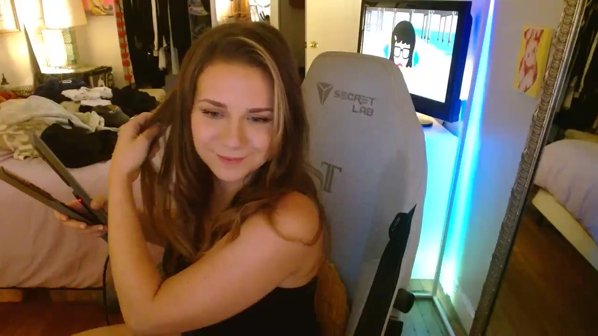 Gallery image thumbnail from Sweetestlilly's myfreecams stream on, 07/25/2024, 02:33 image 7 of 20