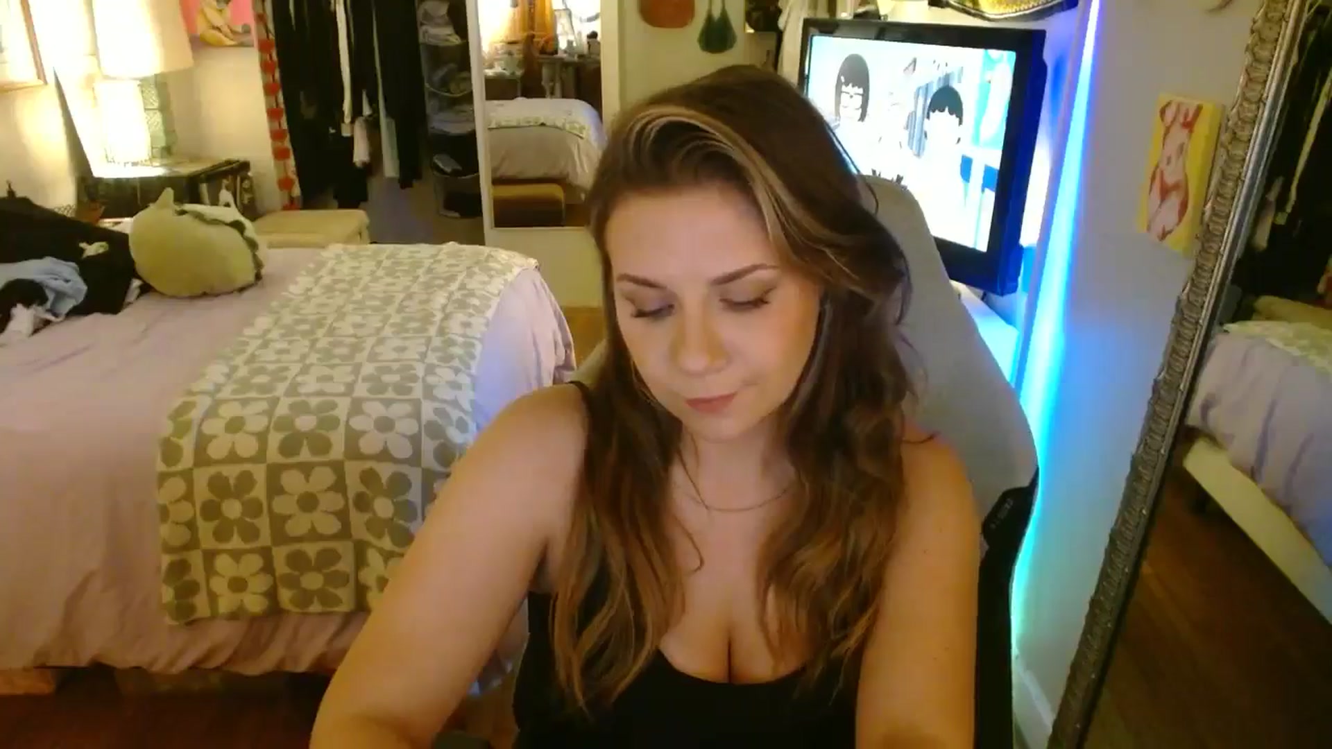 Gallery image thumbnail from Sweetestlilly's myfreecams stream on, 07/25/2024, 04:30 image 15 of 20