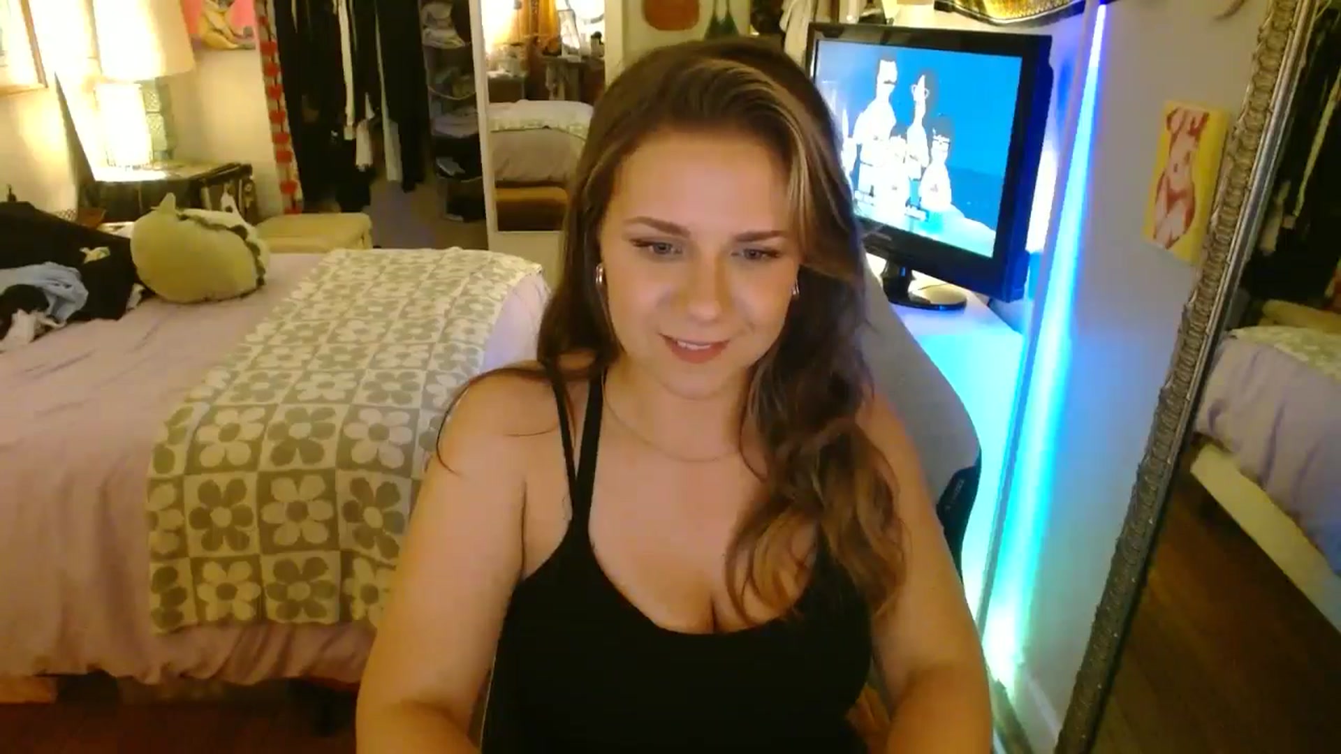 Gallery image thumbnail from Sweetestlilly's myfreecams stream on, 07/25/2024, 04:30 image 2 of 20