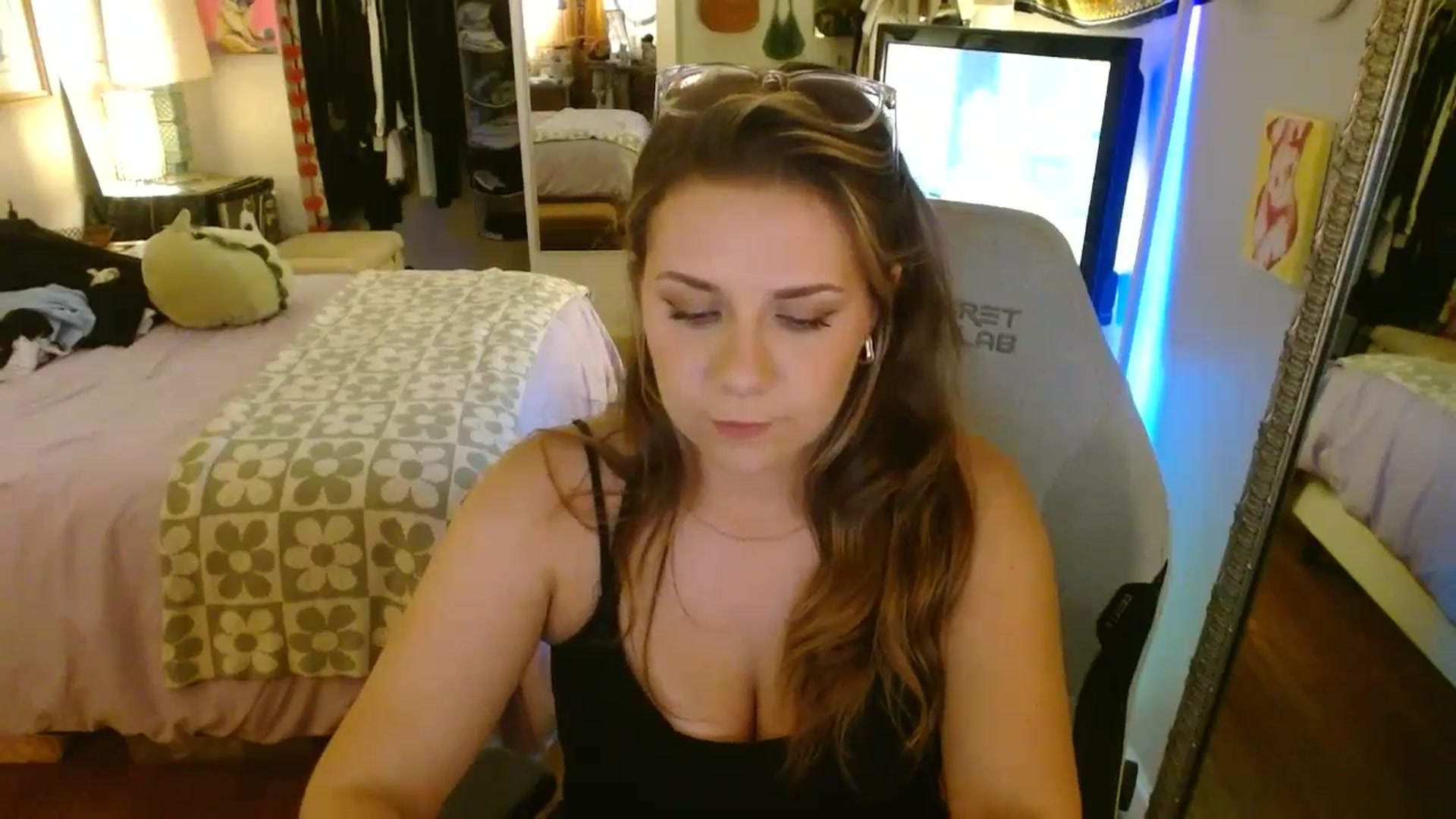 Gallery image thumbnail from Sweetestlilly's myfreecams stream on, 07/25/2024, 04:30 image 9 of 20