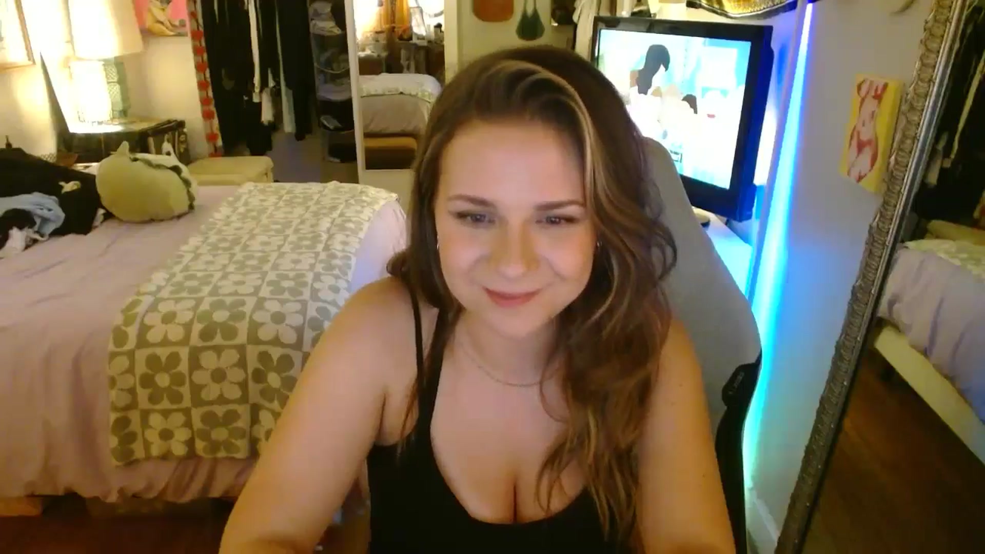 Gallery image thumbnail from Sweetestlilly's myfreecams stream on, 07/25/2024, 04:30 image 3 of 20