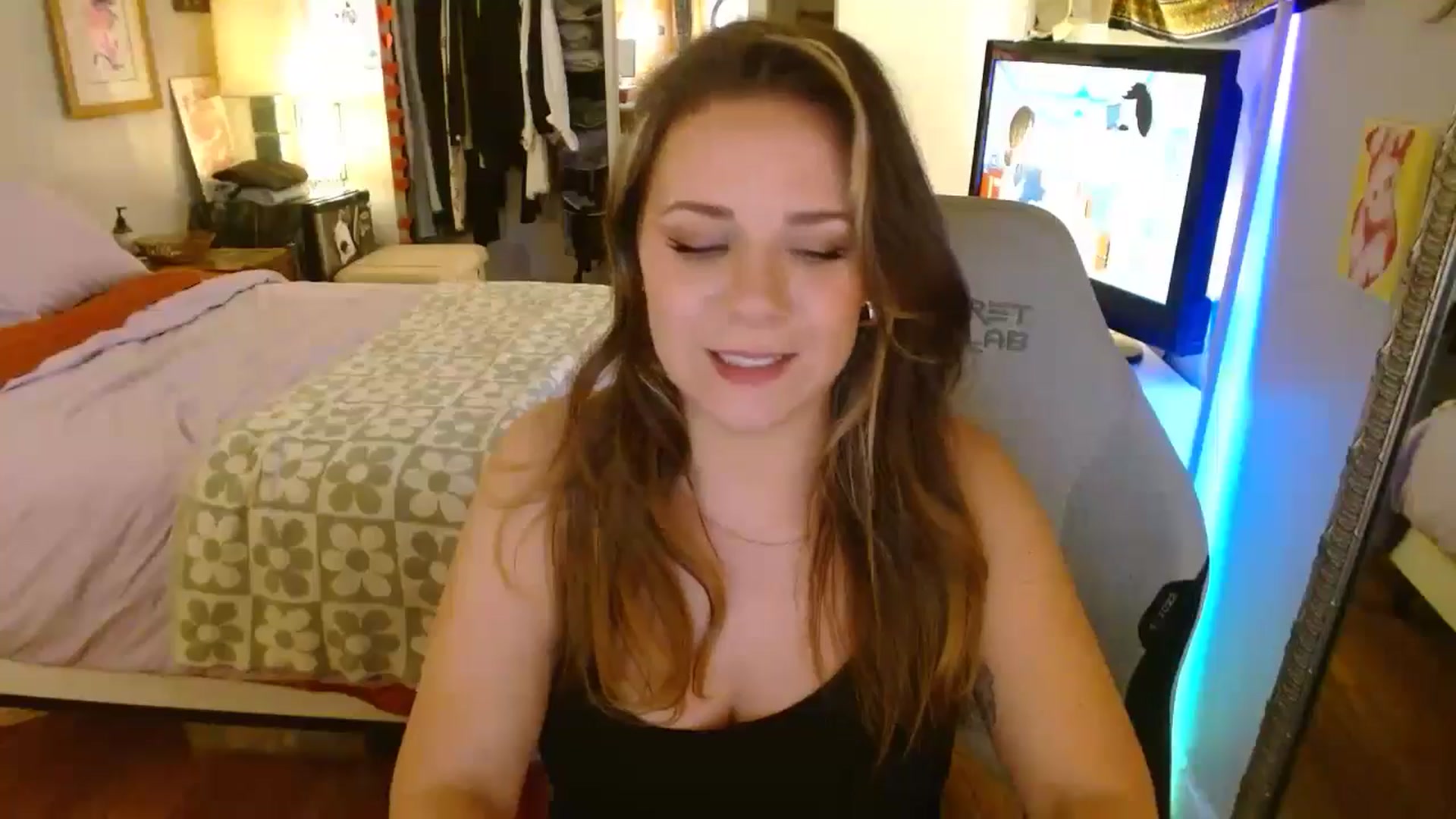 Gallery image thumbnail from Sweetestlilly's myfreecams stream on, 07/28/2024, 03:14 image 8 of 20