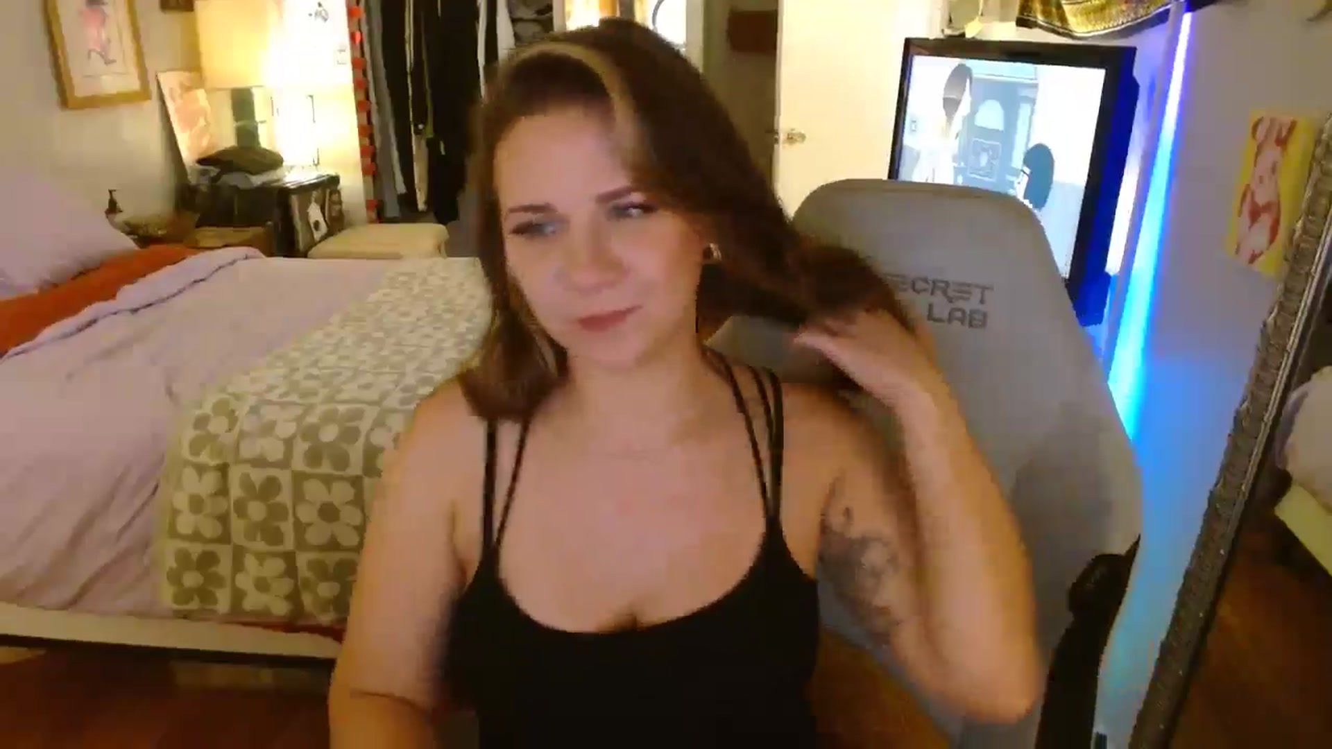 Gallery image thumbnail from Sweetestlilly's myfreecams stream on, 07/28/2024, 03:14 image 16 of 20