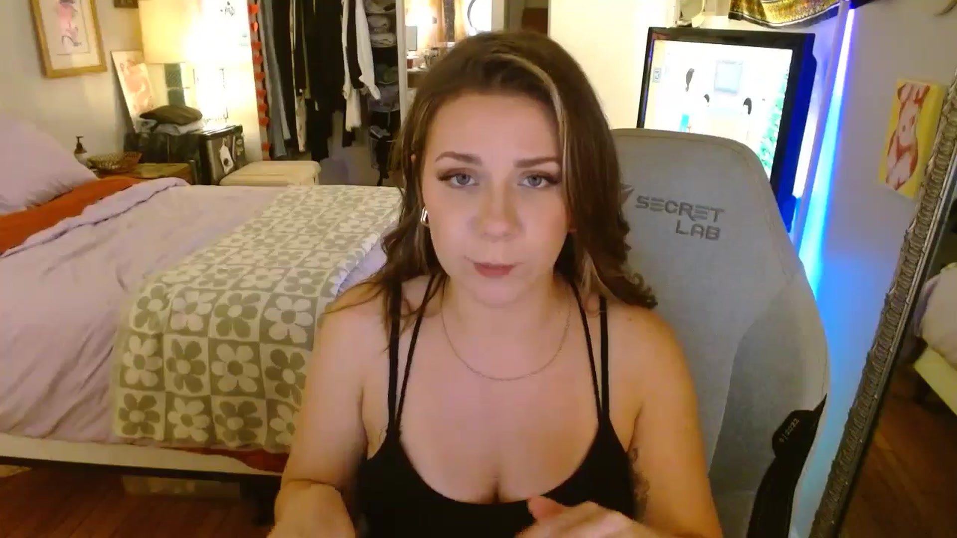 Gallery image thumbnail from Sweetestlilly's myfreecams stream on, 07/28/2024, 03:14 image 10 of 20