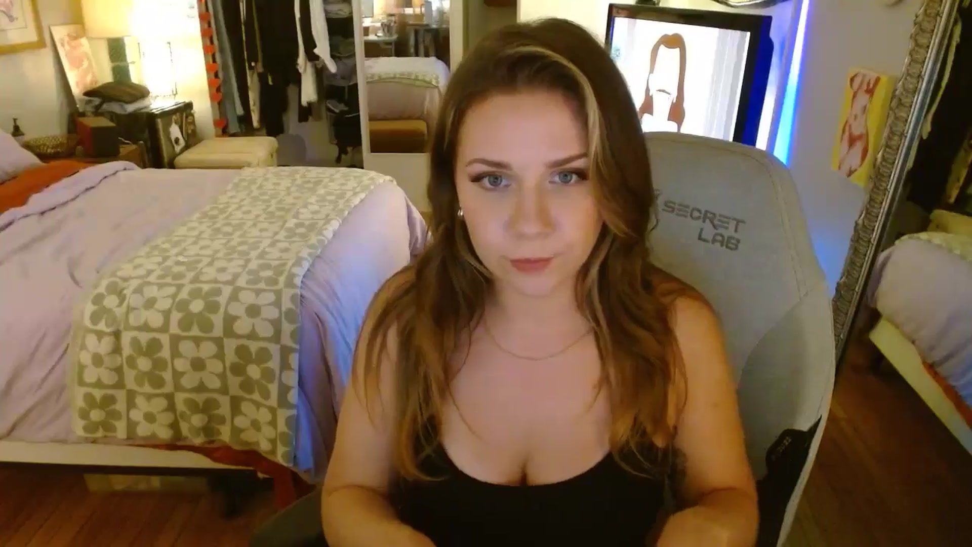 Gallery image thumbnail from Sweetestlilly's myfreecams stream on, 07/28/2024, 03:47 image 11 of 20