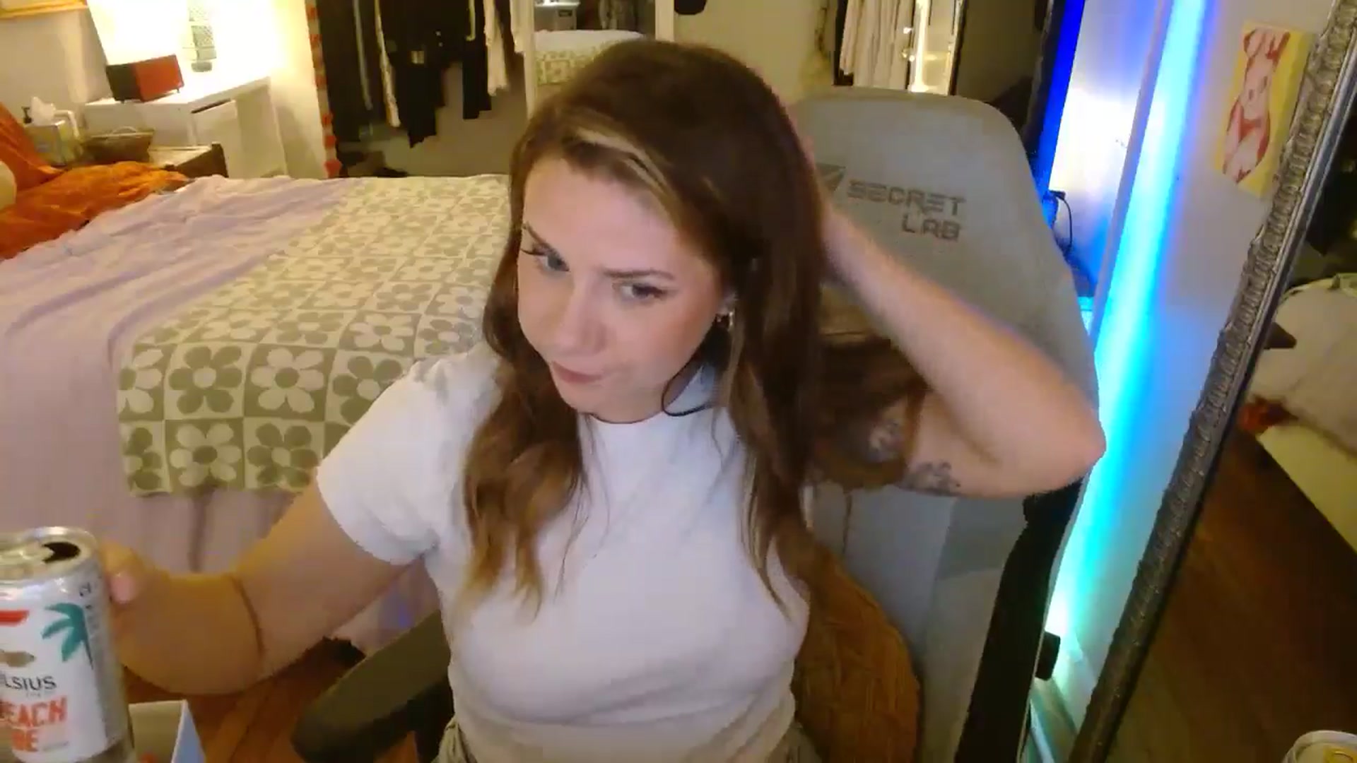 Gallery image thumbnail from Sweetestlilly's myfreecams stream on, 07/30/2024, 03:04 image 17 of 20