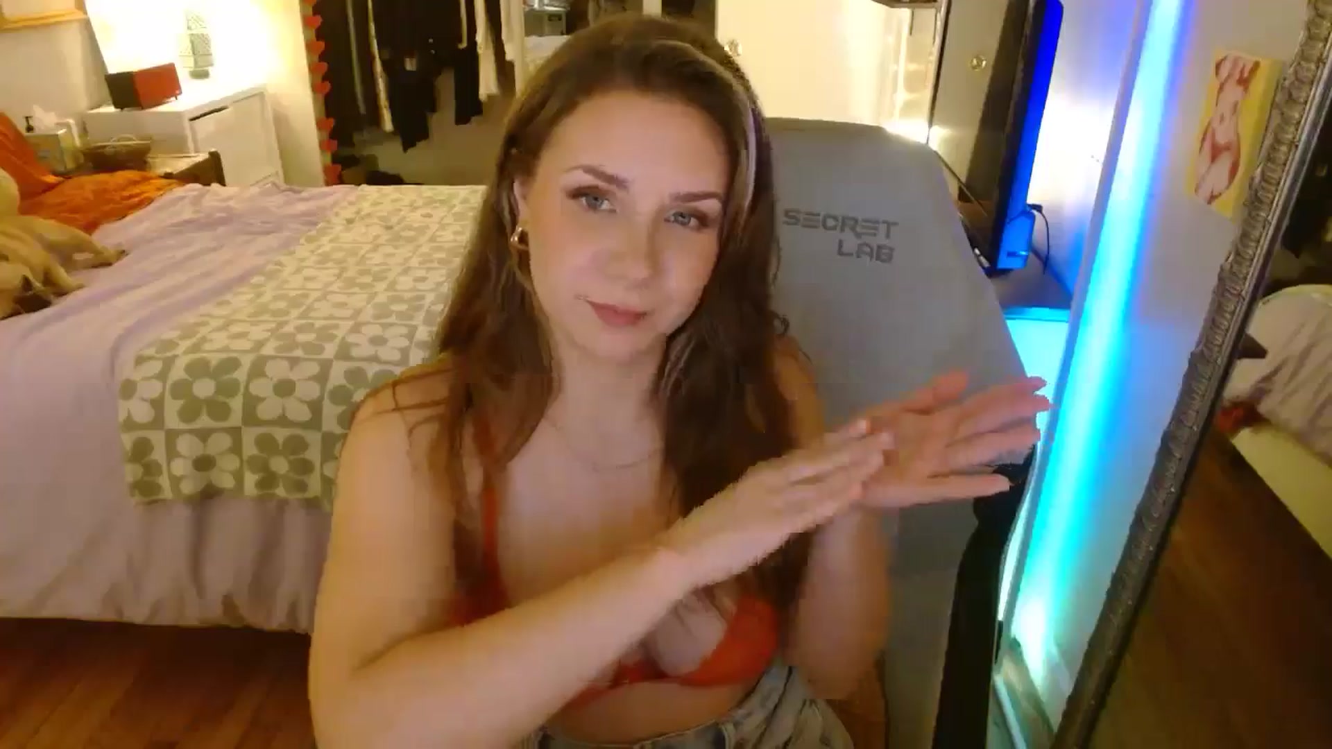Gallery image thumbnail from Sweetestlilly's myfreecams stream on, 07/30/2024, 03:04 image 11 of 20