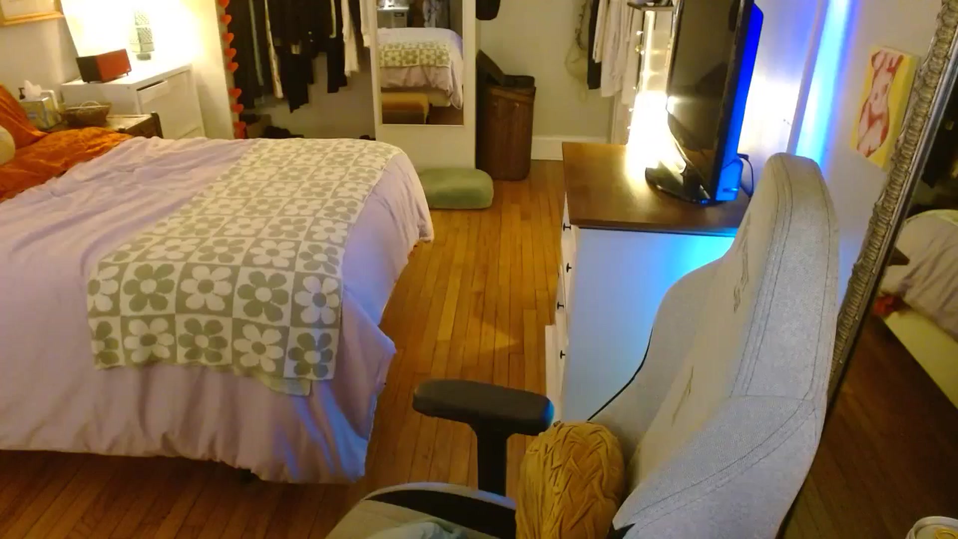 Gallery image thumbnail from Sweetestlilly's myfreecams stream on, 07/30/2024, 03:04 image 16 of 20