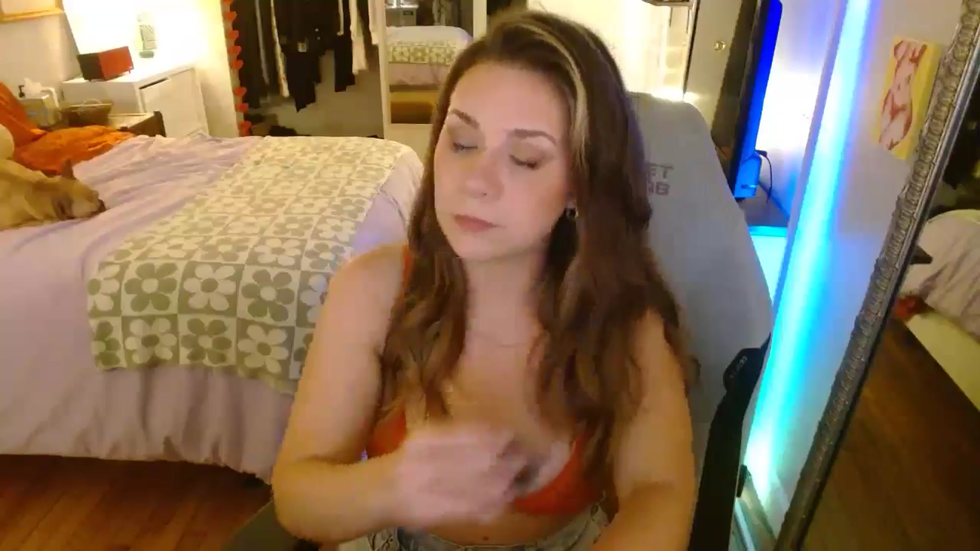 Gallery image thumbnail from Sweetestlilly's myfreecams stream on, 07/30/2024, 03:04 image 13 of 20