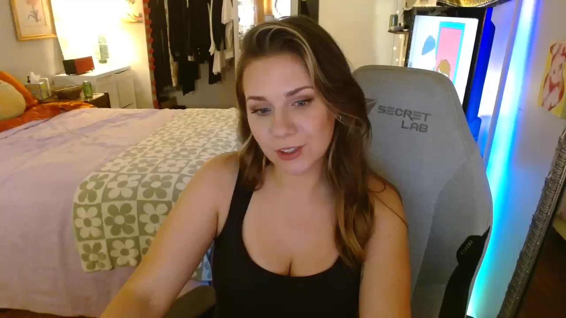 Gallery image thumbnail from Sweetestlilly's myfreecams stream on, 08/01/2024, 03:53 image 14 of 20