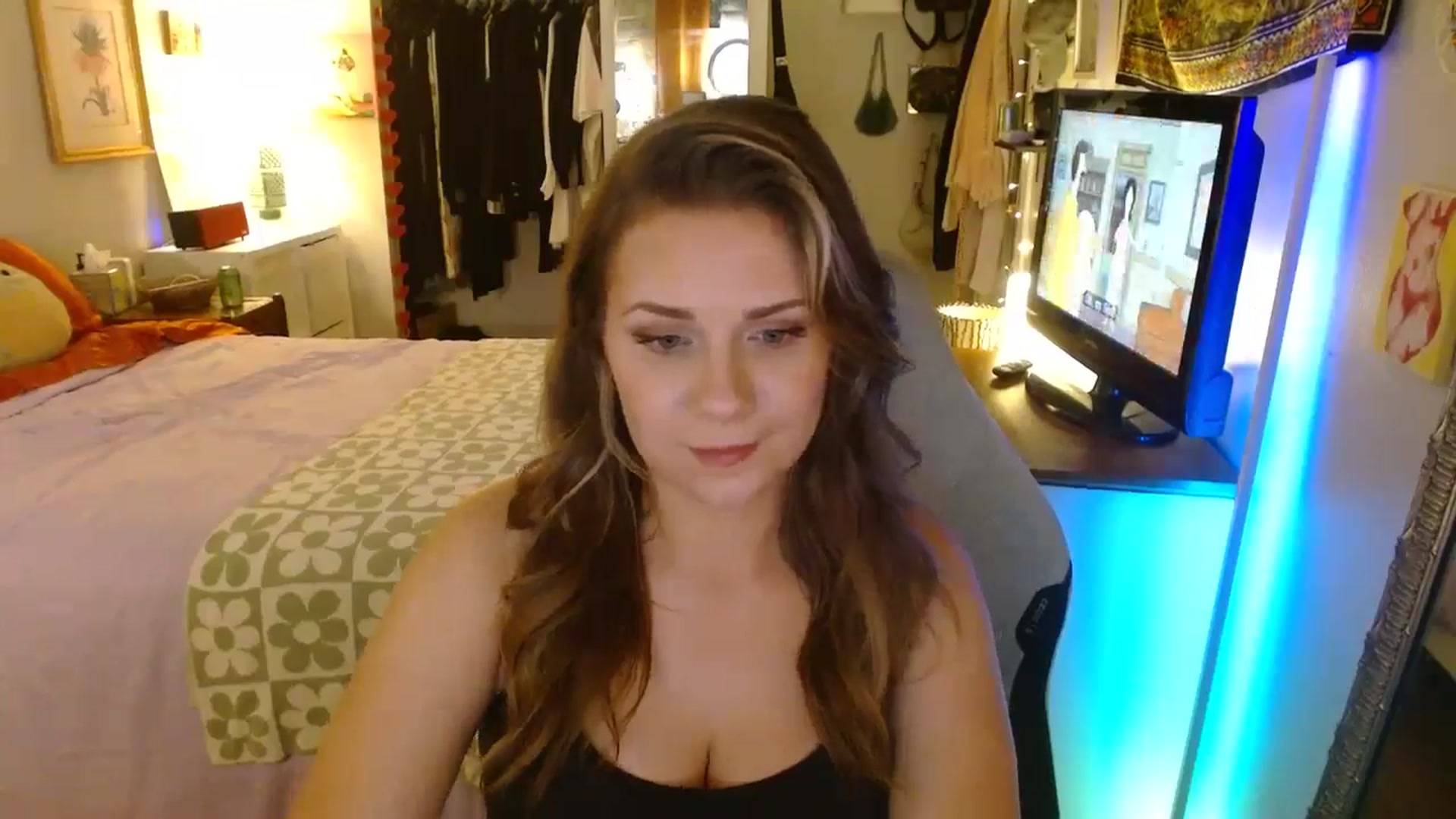 Gallery image thumbnail from Sweetestlilly's myfreecams stream on, 08/01/2024, 03:53 image 8 of 20