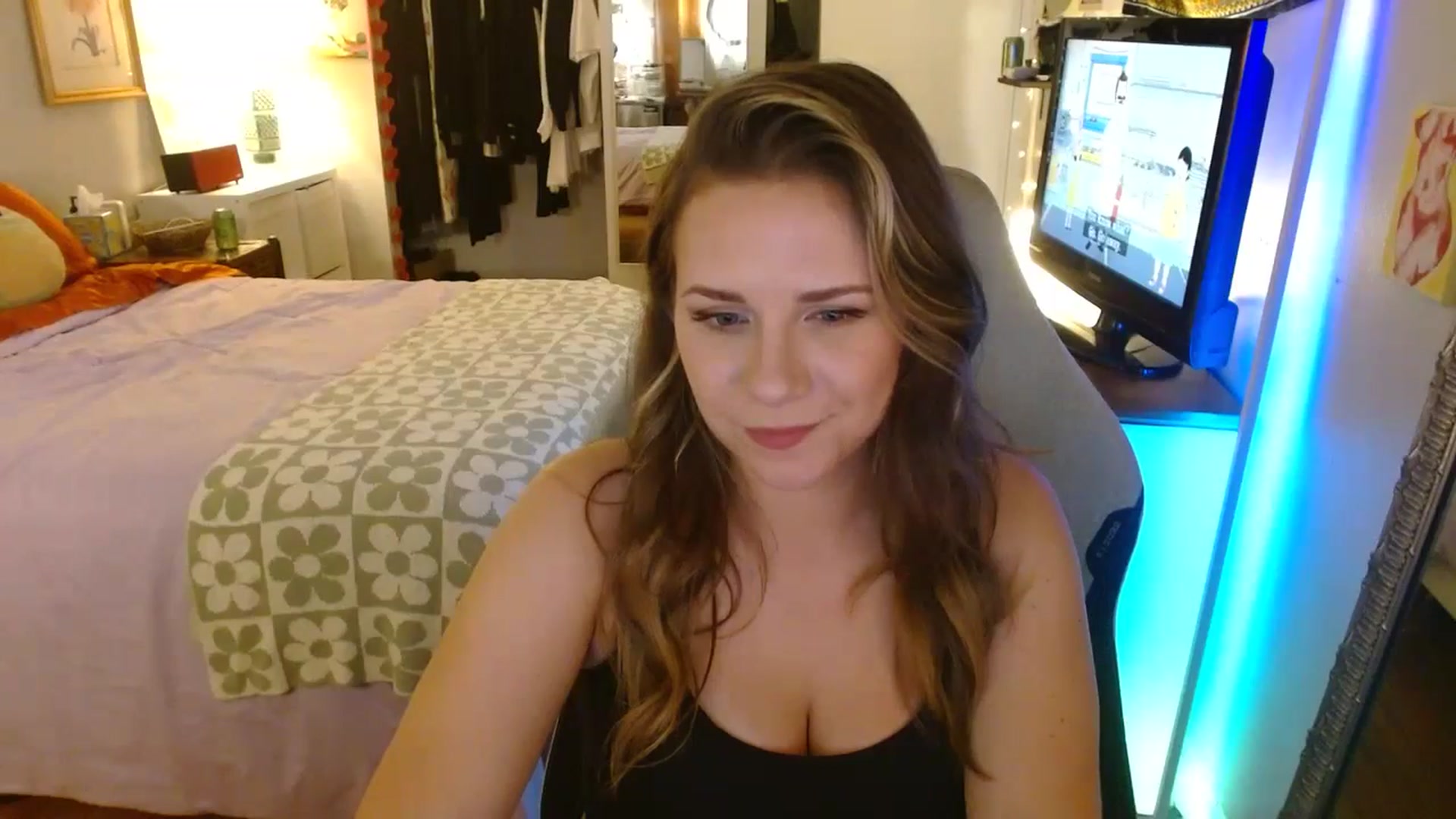 Gallery image thumbnail from Sweetestlilly's myfreecams stream on, 08/01/2024, 03:53 image 12 of 20