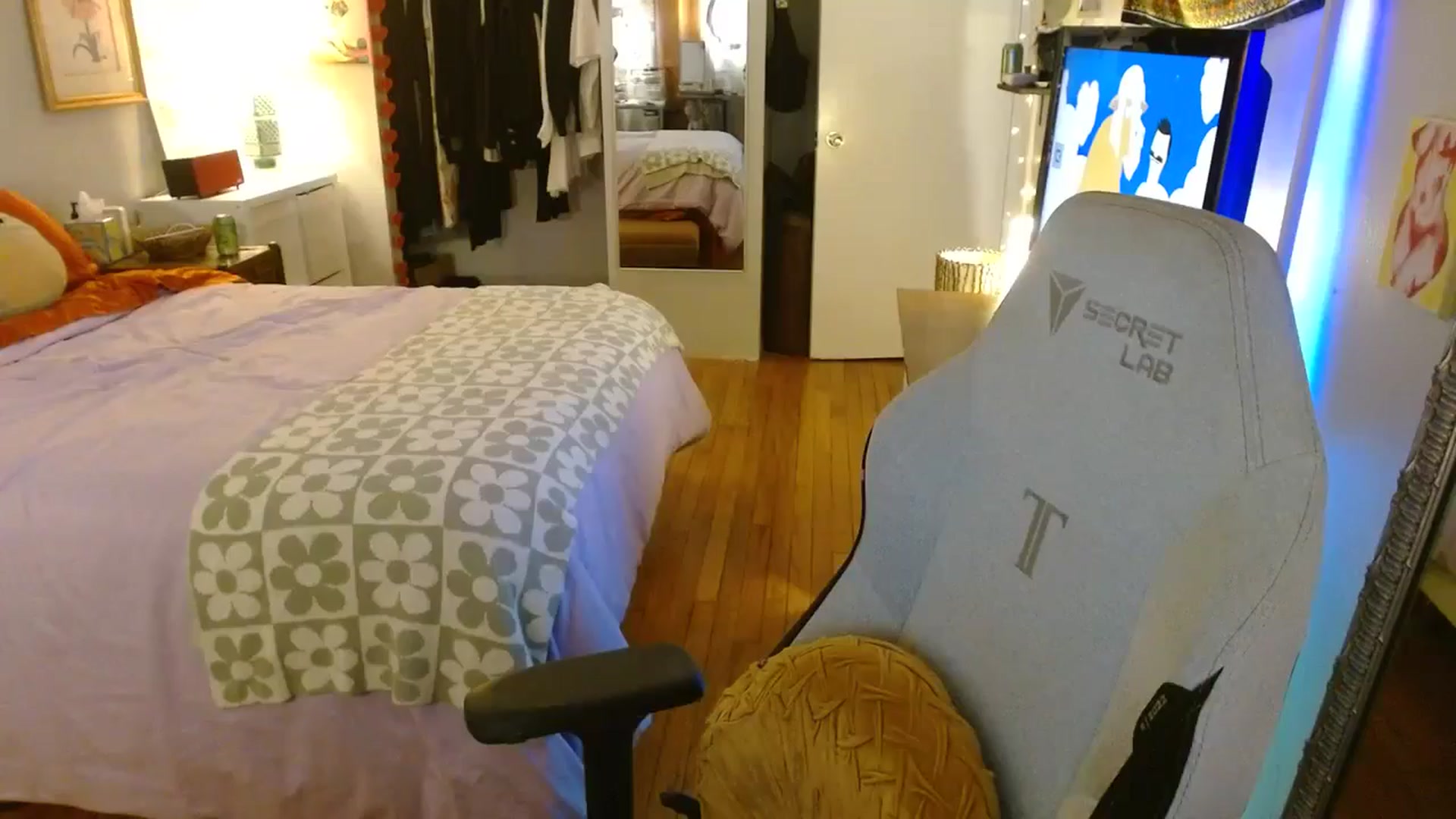 Gallery image thumbnail from Sweetestlilly's myfreecams stream on, 08/01/2024, 03:53 image 10 of 20