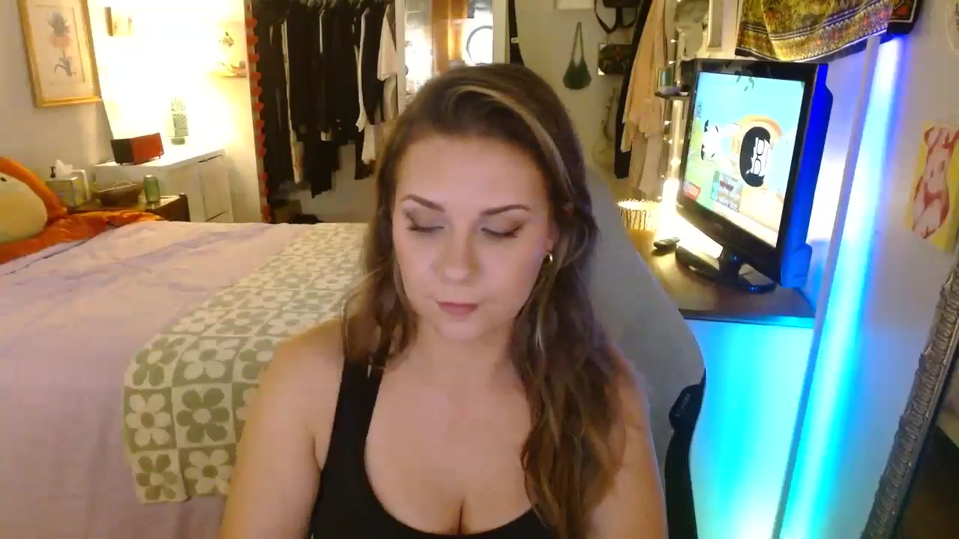 Gallery image thumbnail from Sweetestlilly's myfreecams stream on, 08/01/2024, 03:53 image 7 of 20