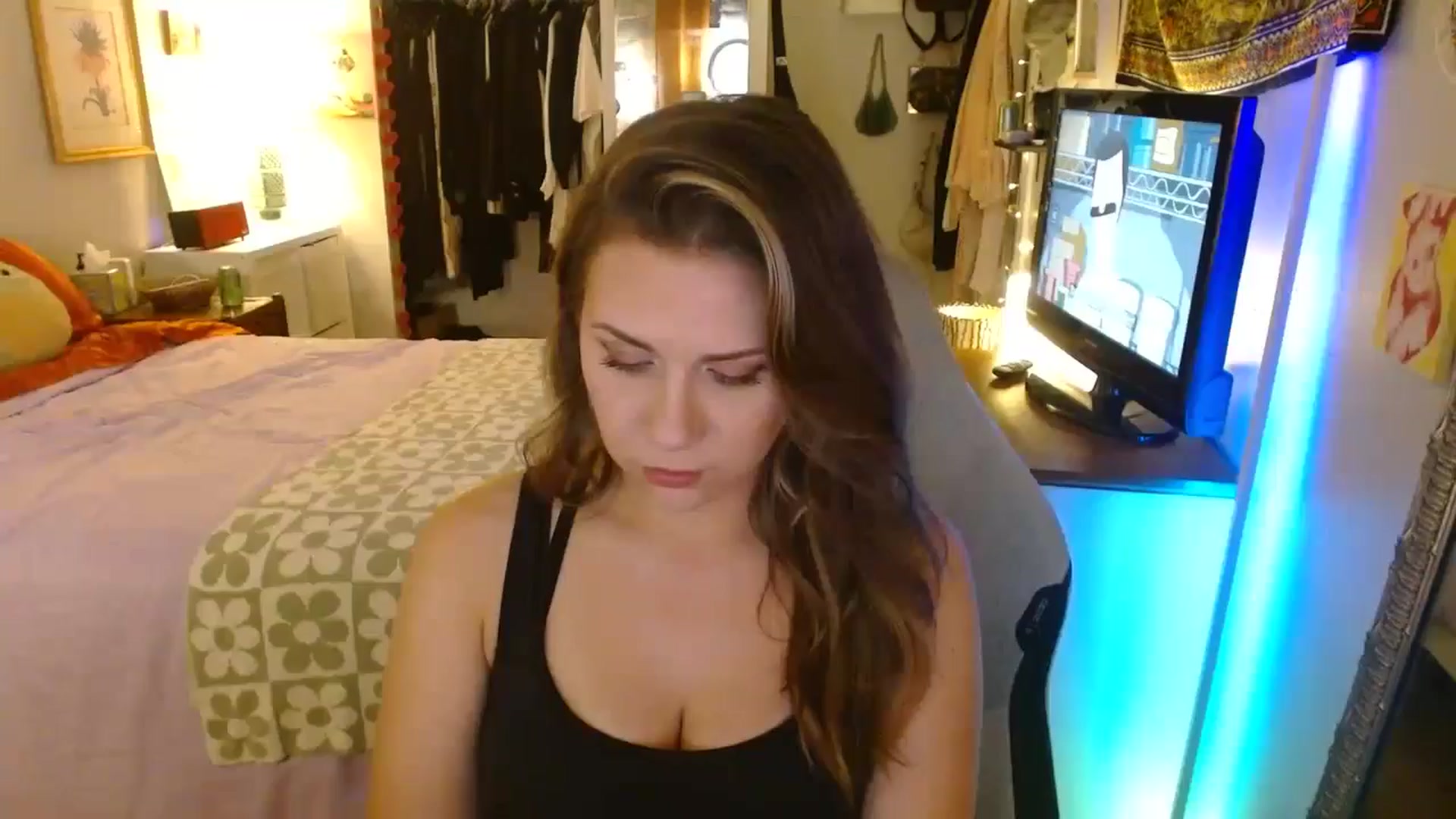 Gallery image thumbnail from Sweetestlilly's myfreecams stream on, 08/01/2024, 03:53 image 6 of 20