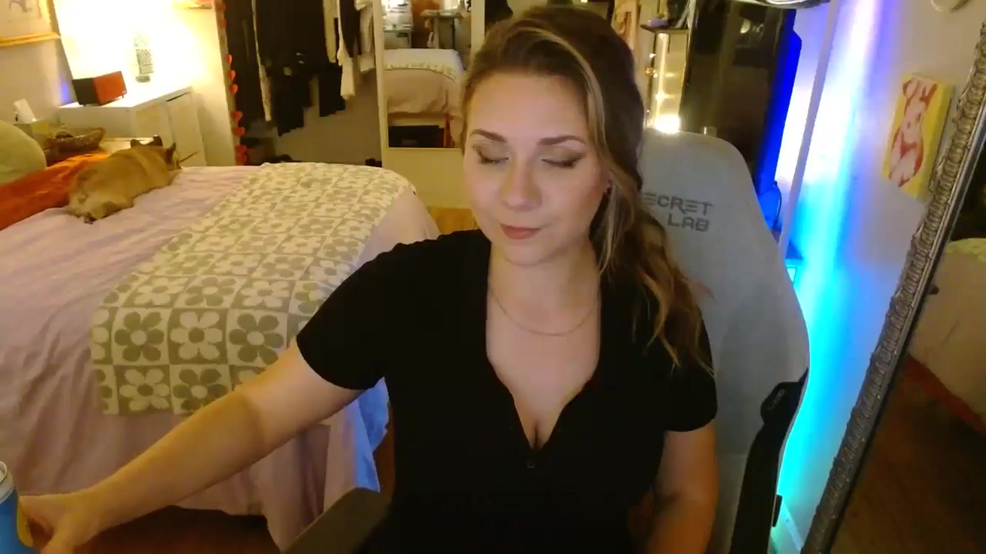 Gallery image thumbnail from Sweetestlilly's myfreecams stream on, 08/03/2024, 02:42 image 9 of 20