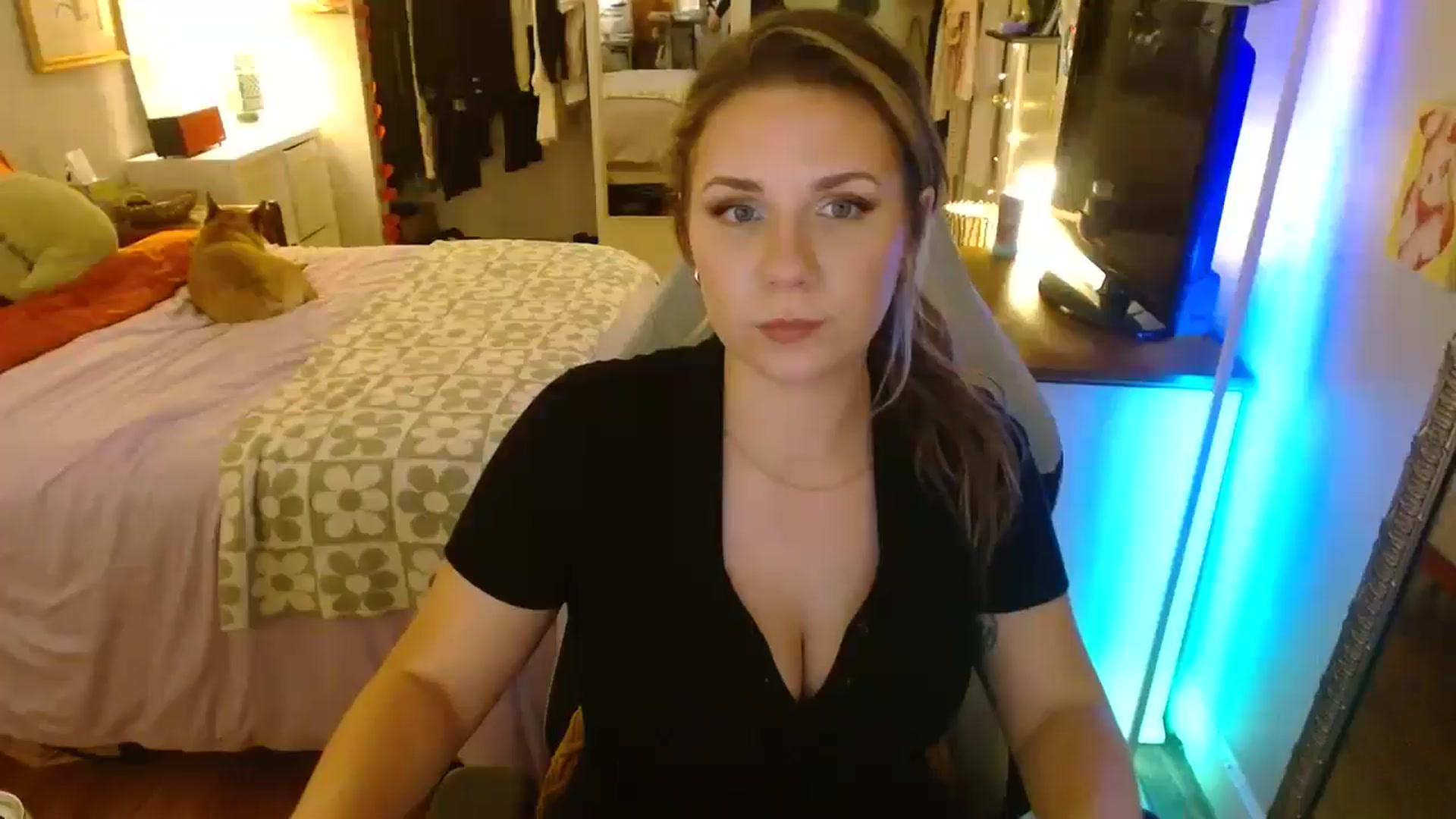 Gallery image thumbnail from Sweetestlilly's myfreecams stream on, 08/03/2024, 02:42 image 16 of 20