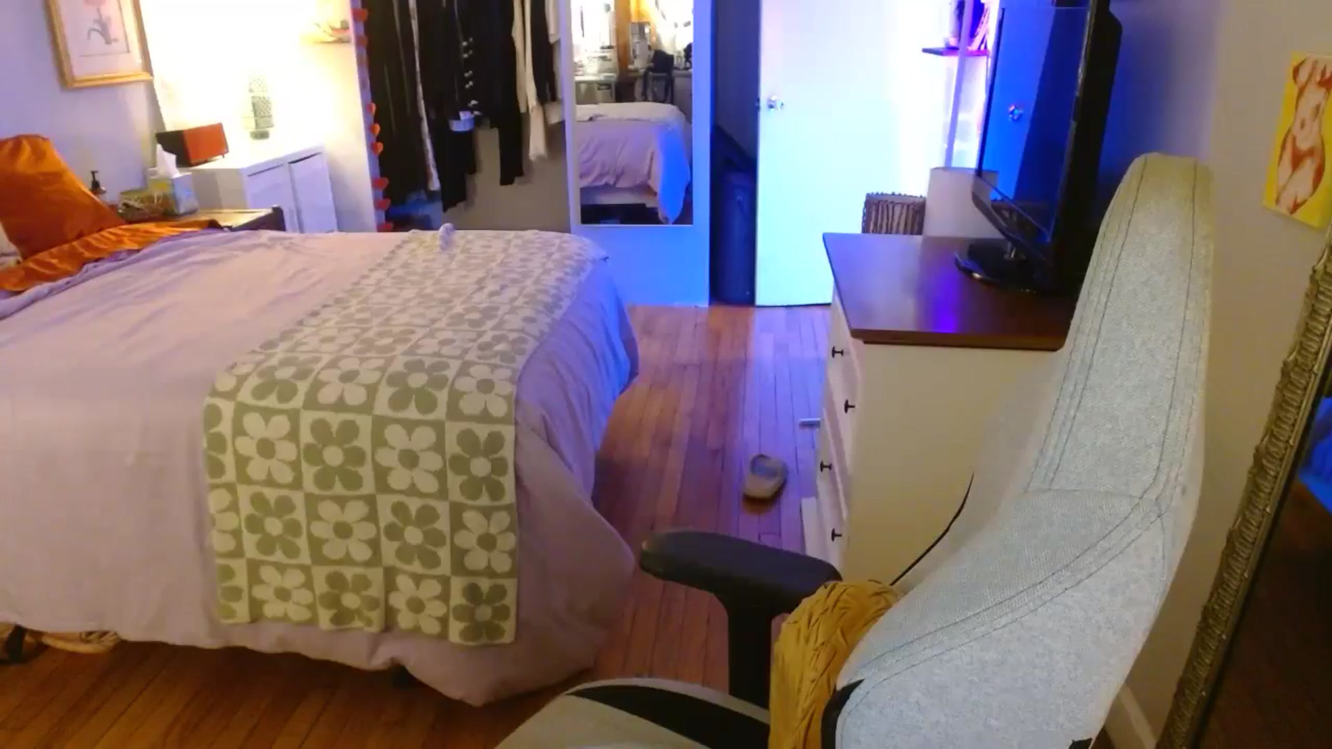 Gallery image thumbnail from Sweetestlilly's myfreecams stream on, 08/05/2024, 02:06 image 2 of 20