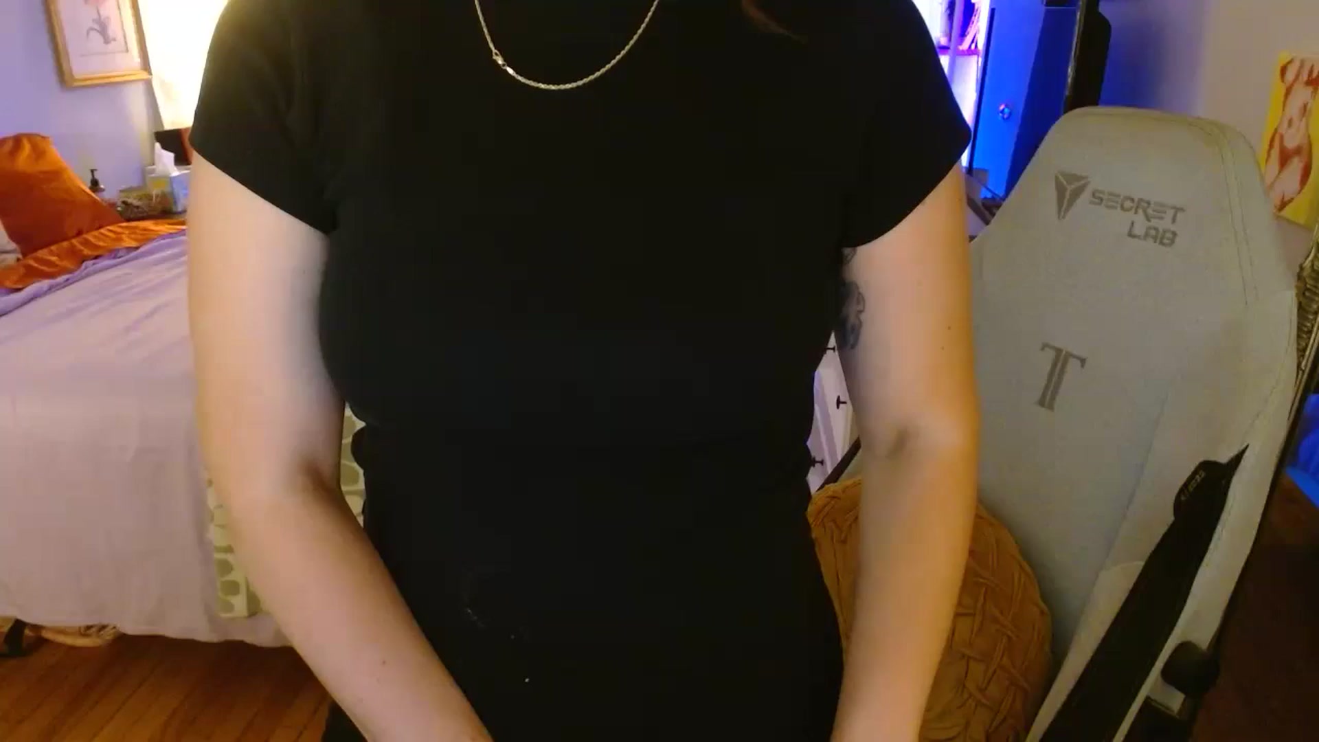 Gallery image thumbnail from Sweetestlilly's myfreecams stream on, 08/05/2024, 02:06 image 10 of 20