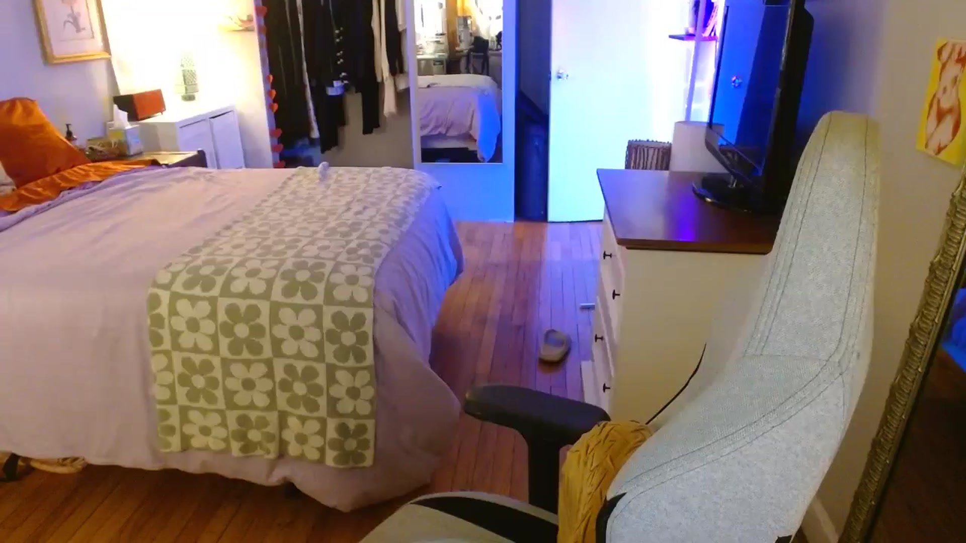 Gallery image thumbnail from Sweetestlilly's myfreecams stream on, 08/05/2024, 02:06 image 3 of 20