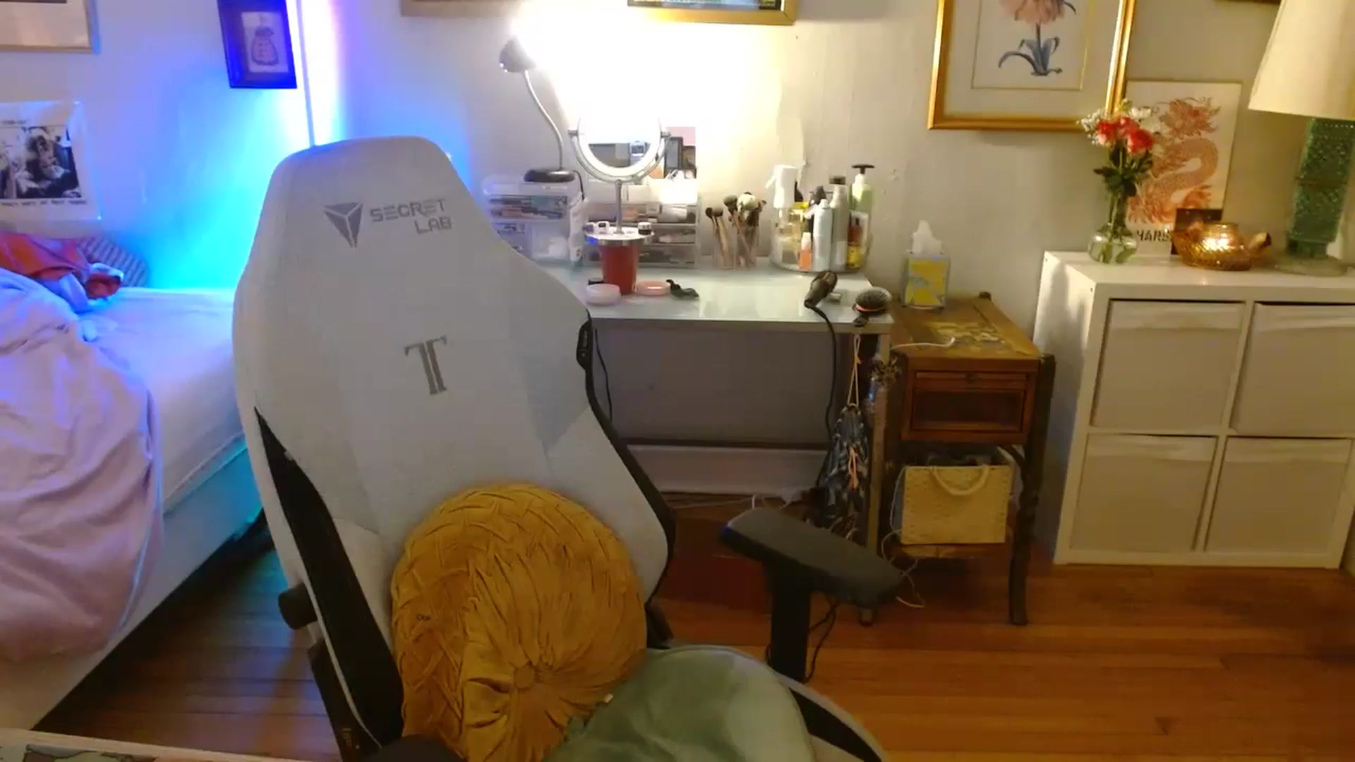 Gallery image thumbnail from Sweetestlilly's myfreecams stream on, 08/14/2024, 03:19 image 10 of 20