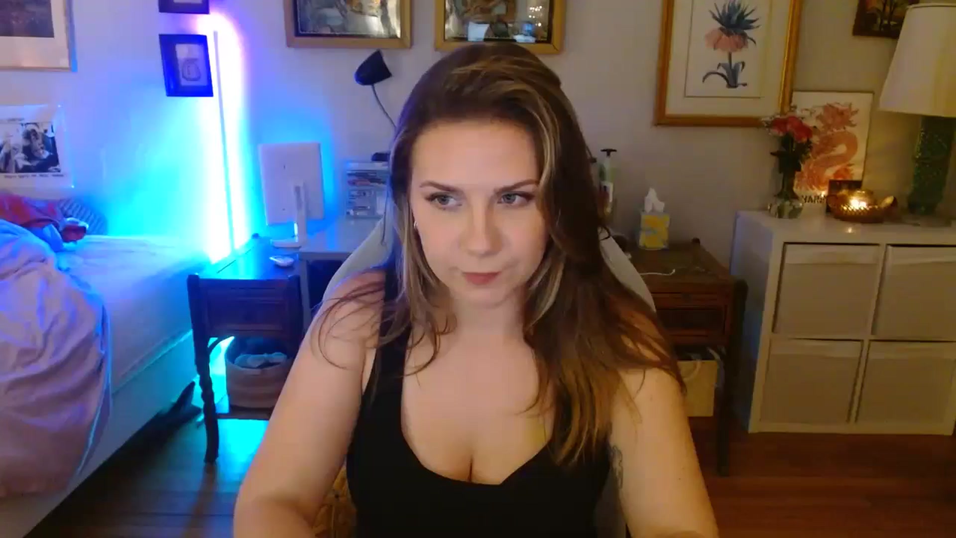 Gallery image thumbnail from Sweetestlilly's myfreecams stream on, 08/14/2024, 03:19 image 13 of 20