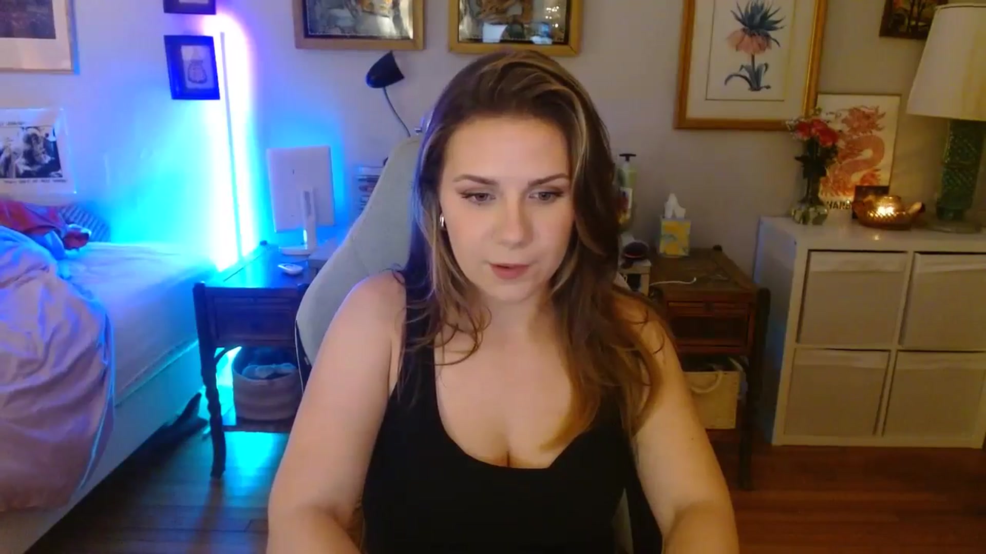 Gallery image thumbnail from Sweetestlilly's myfreecams stream on, 08/14/2024, 03:19 image 14 of 20