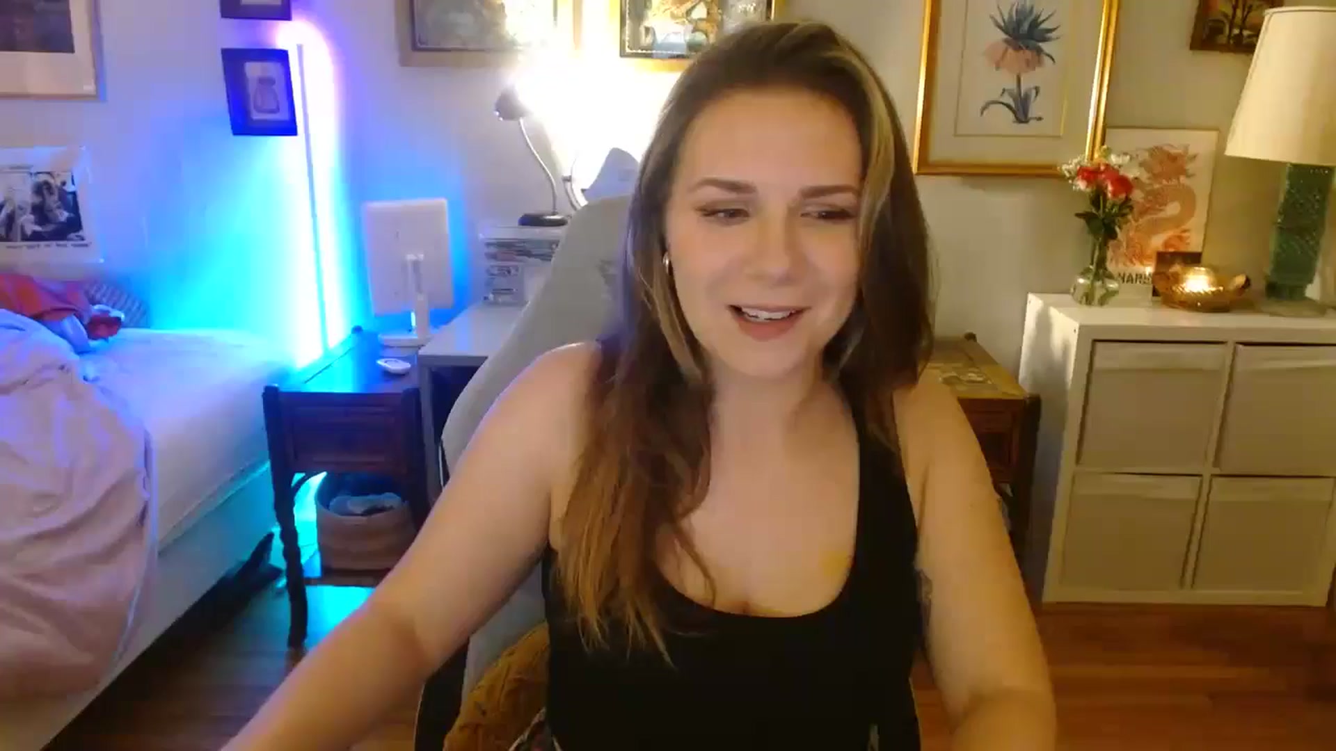 Gallery image thumbnail from Sweetestlilly's myfreecams stream on, 08/14/2024, 03:19 image 1 of 20