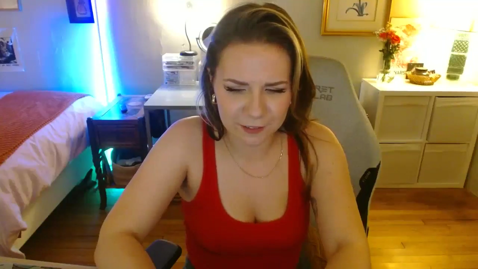 Gallery image thumbnail from Sweetestlilly's myfreecams stream on, 08/15/2024, 02:31 image 12 of 20
