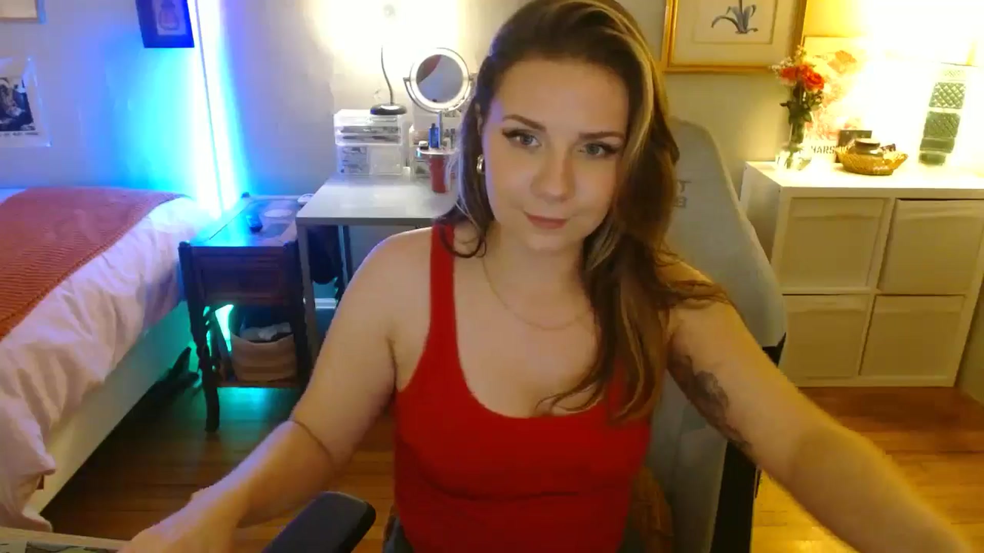 Gallery image thumbnail from Sweetestlilly's myfreecams stream on, 08/15/2024, 02:31 image 13 of 20