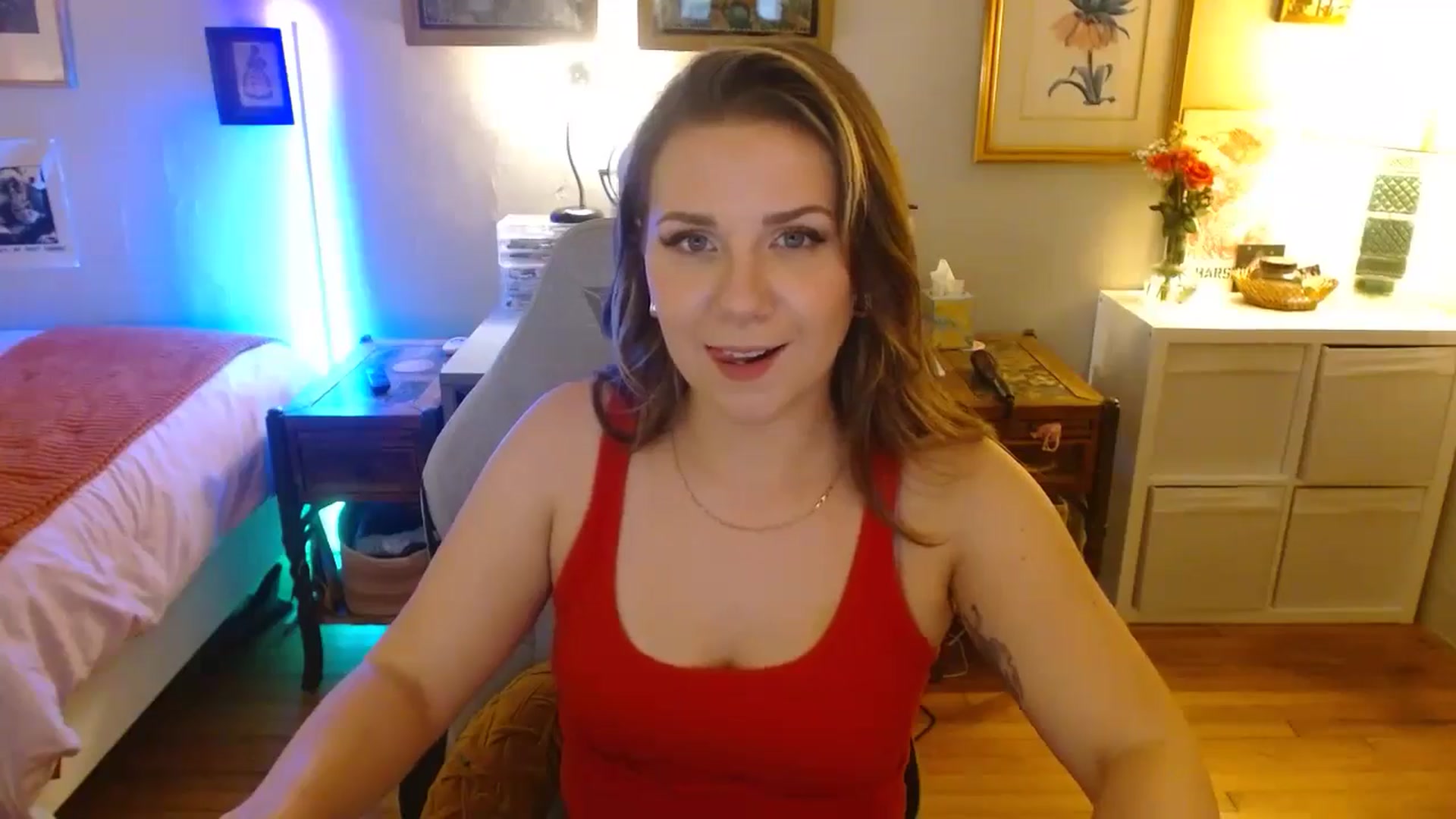 Gallery image thumbnail from Sweetestlilly's myfreecams stream on, 08/15/2024, 03:14 image 5 of 20