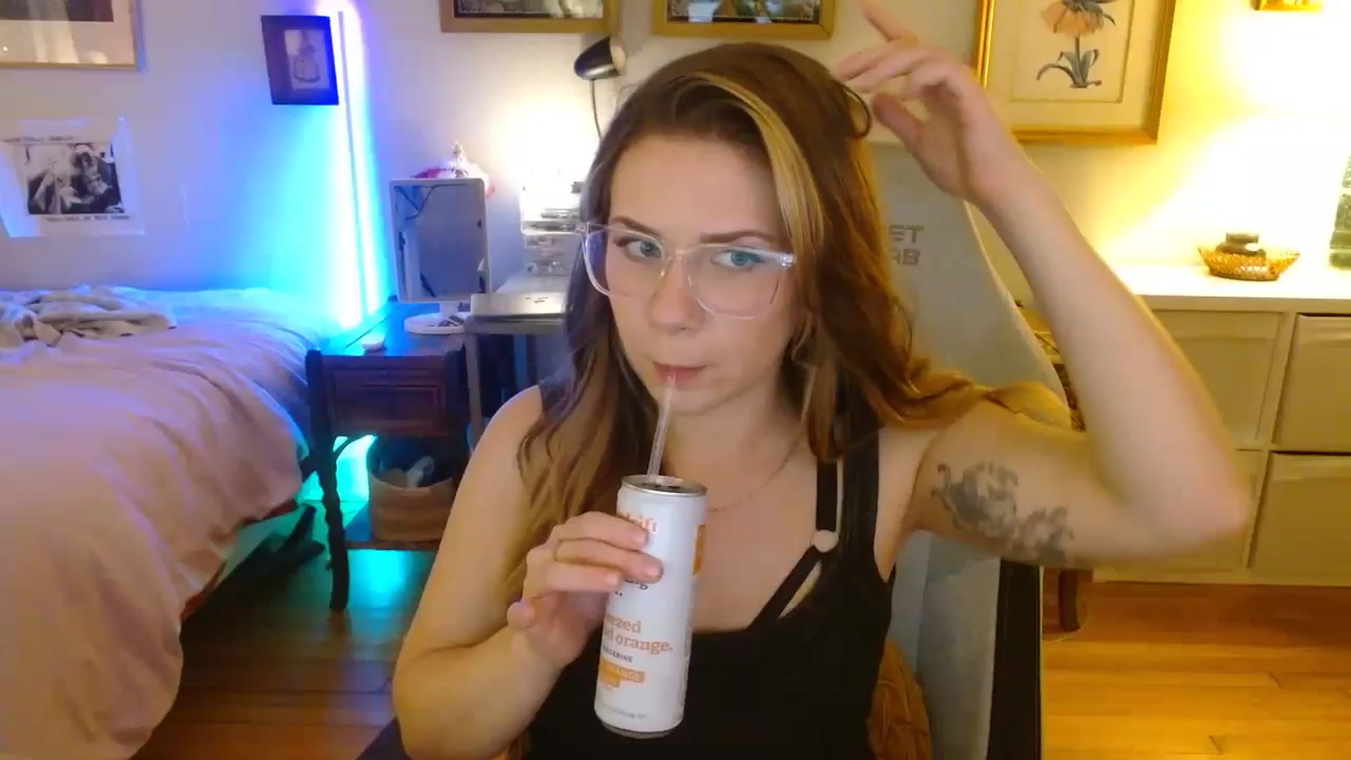 Gallery image thumbnail from Sweetestlilly's myfreecams stream on, 08/17/2024, 03:48 image 8 of 20