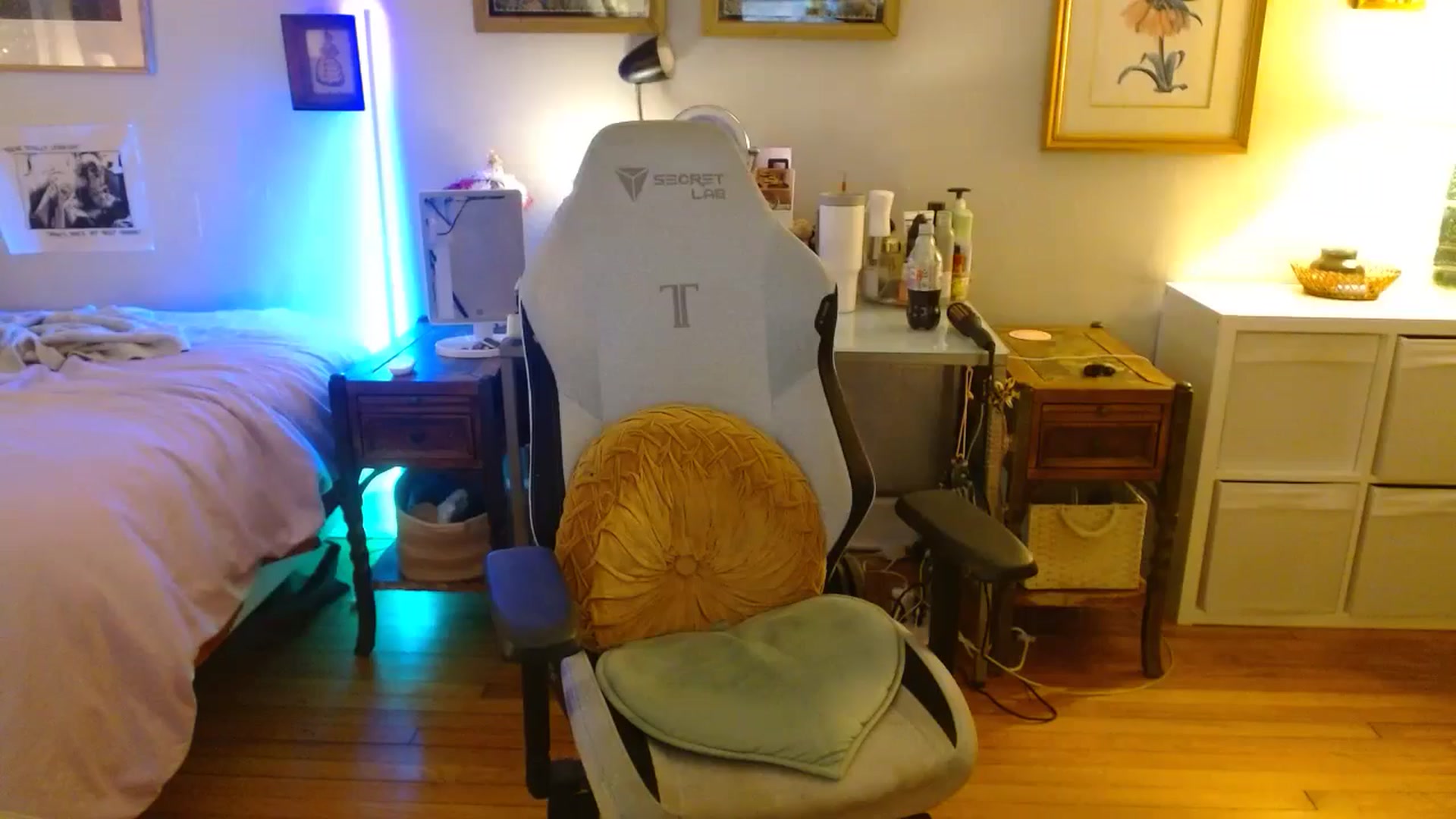 Gallery image thumbnail from Sweetestlilly's myfreecams stream on, 08/17/2024, 03:48 image 15 of 20