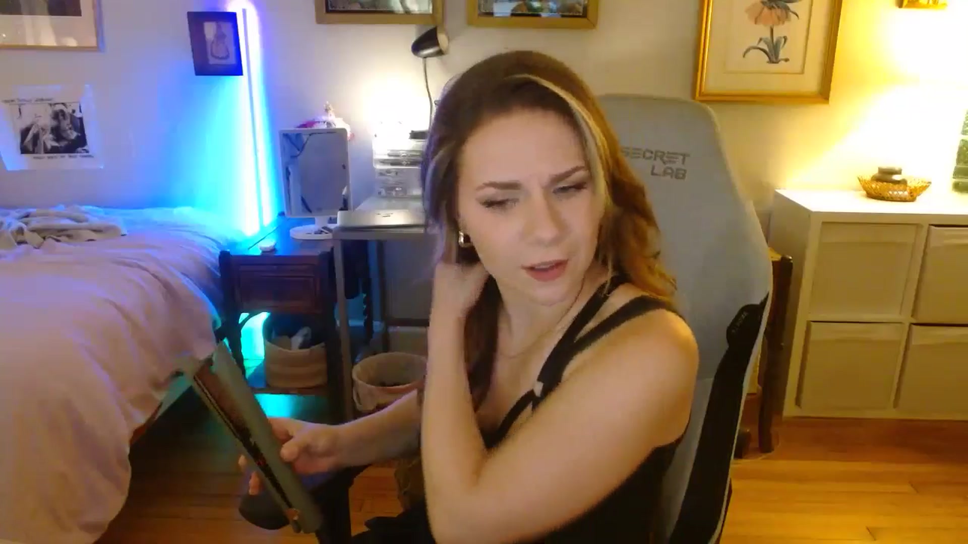 Gallery image thumbnail from Sweetestlilly's myfreecams stream on, 08/17/2024, 03:48 image 3 of 20