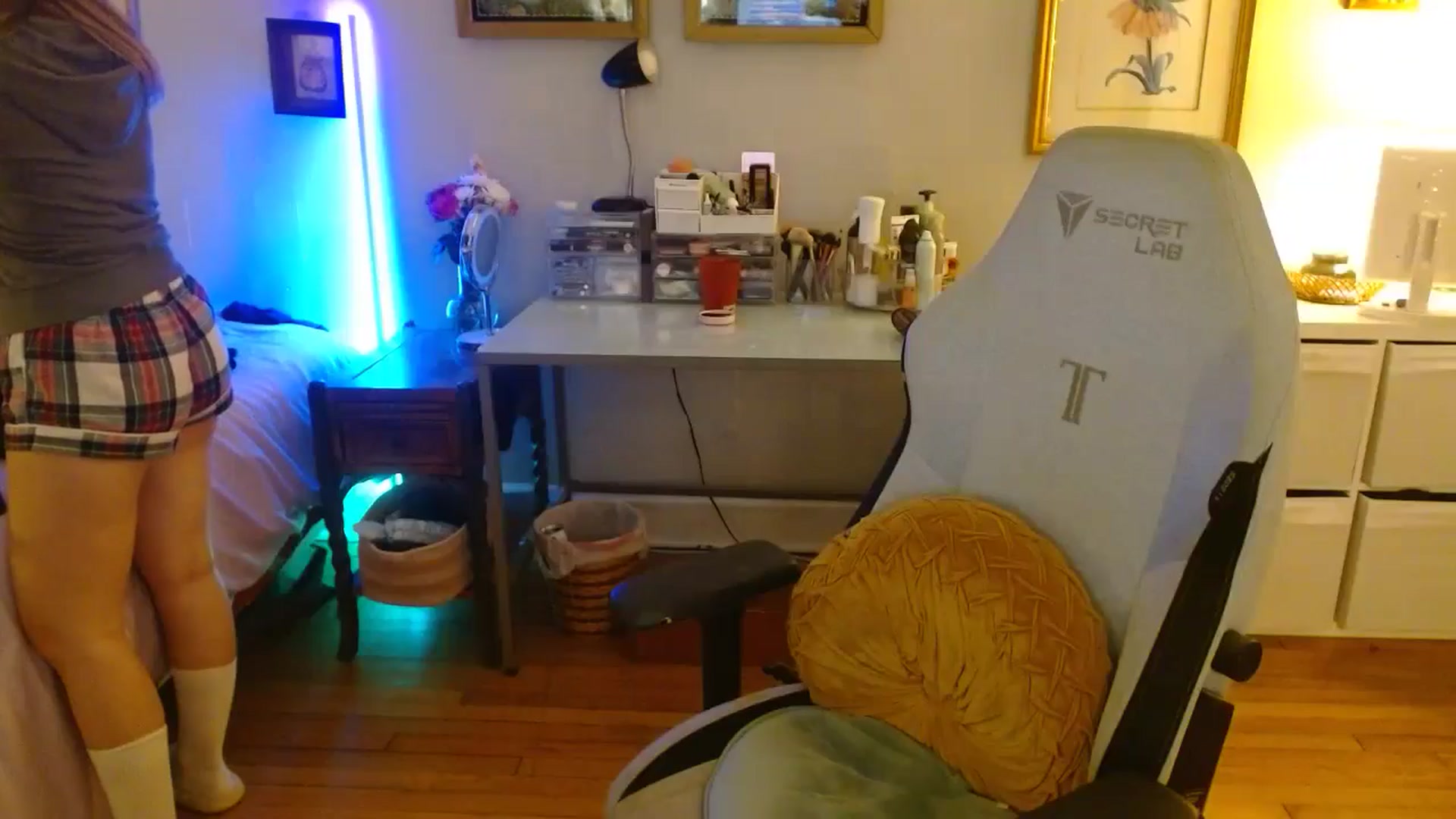 Gallery image thumbnail from Sweetestlilly's myfreecams stream on, 08/18/2024, 02:12 image 13 of 20