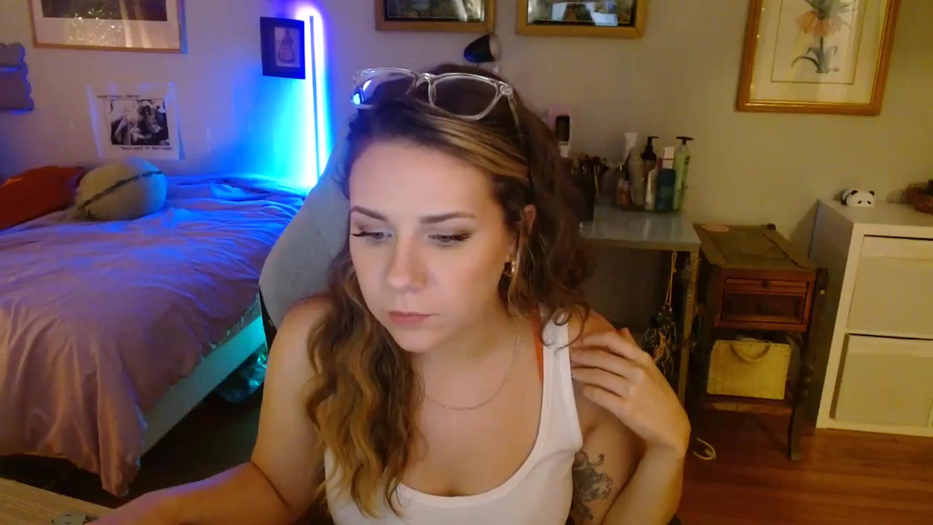 Gallery image thumbnail from Sweetestlilly's myfreecams stream on, 08/21/2024, 02:37 image 20 of 20