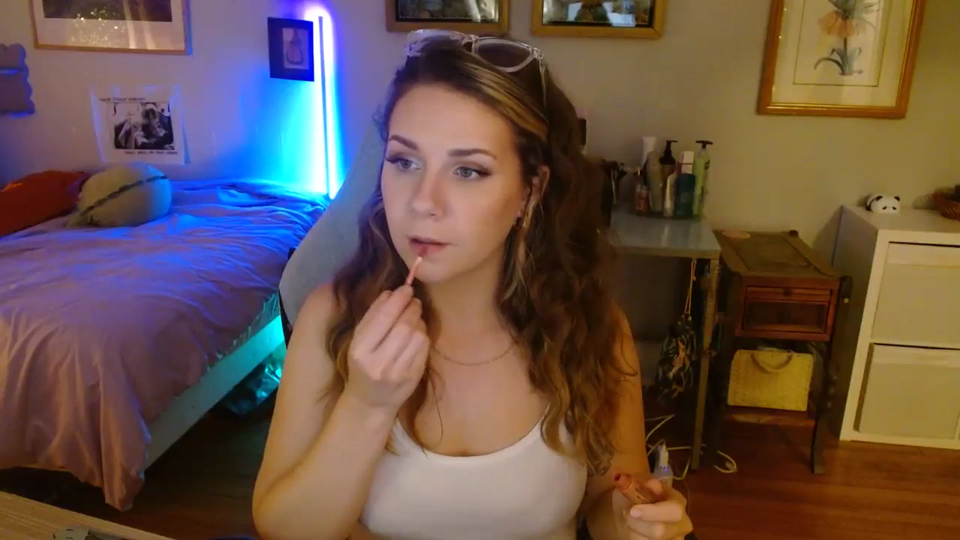 Gallery image thumbnail from Sweetestlilly's myfreecams stream on, 08/21/2024, 02:37 image 19 of 20