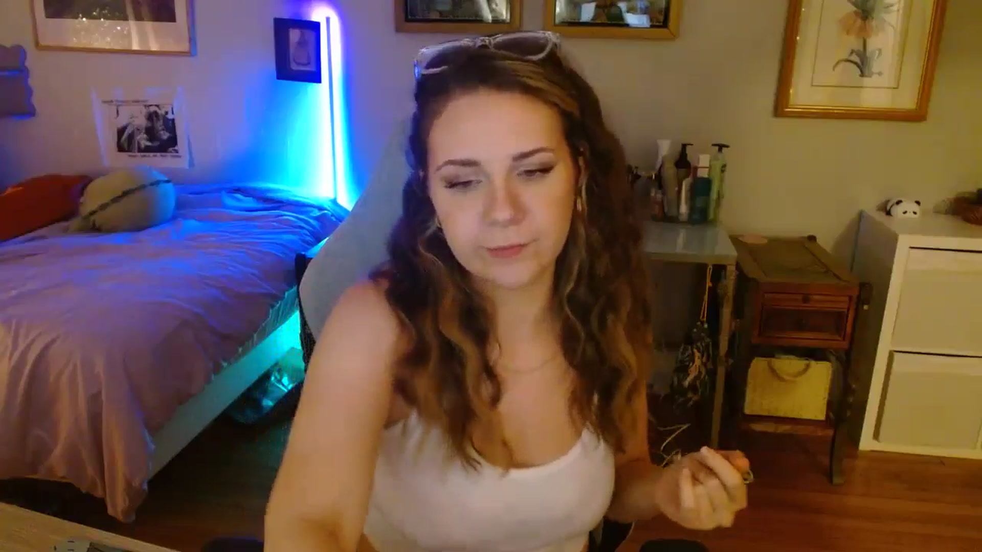 Gallery image thumbnail from Sweetestlilly's myfreecams stream on, 08/21/2024, 02:37 image 18 of 20