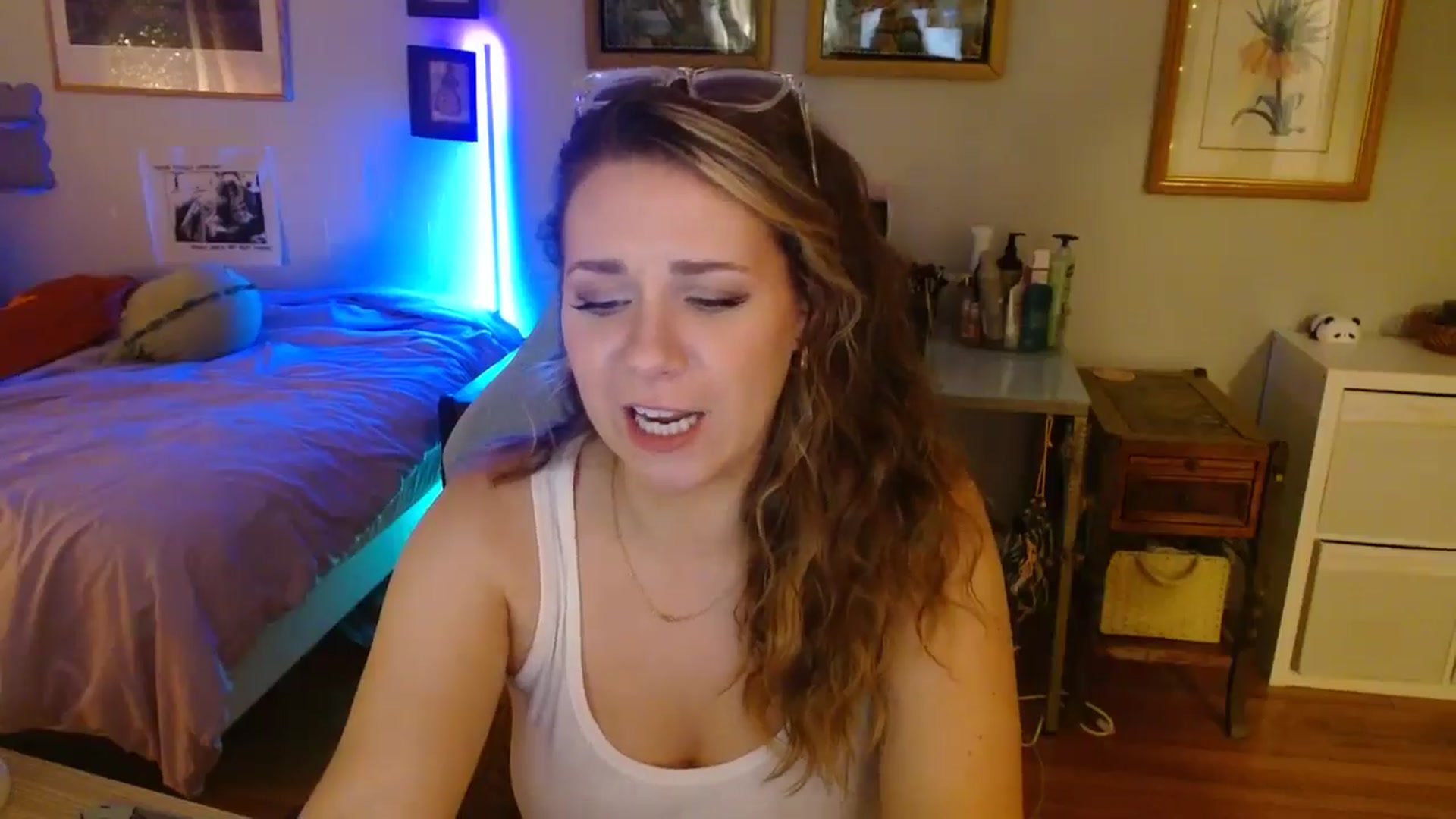 Gallery image thumbnail from Sweetestlilly's myfreecams stream on, 08/21/2024, 02:37 image 13 of 20