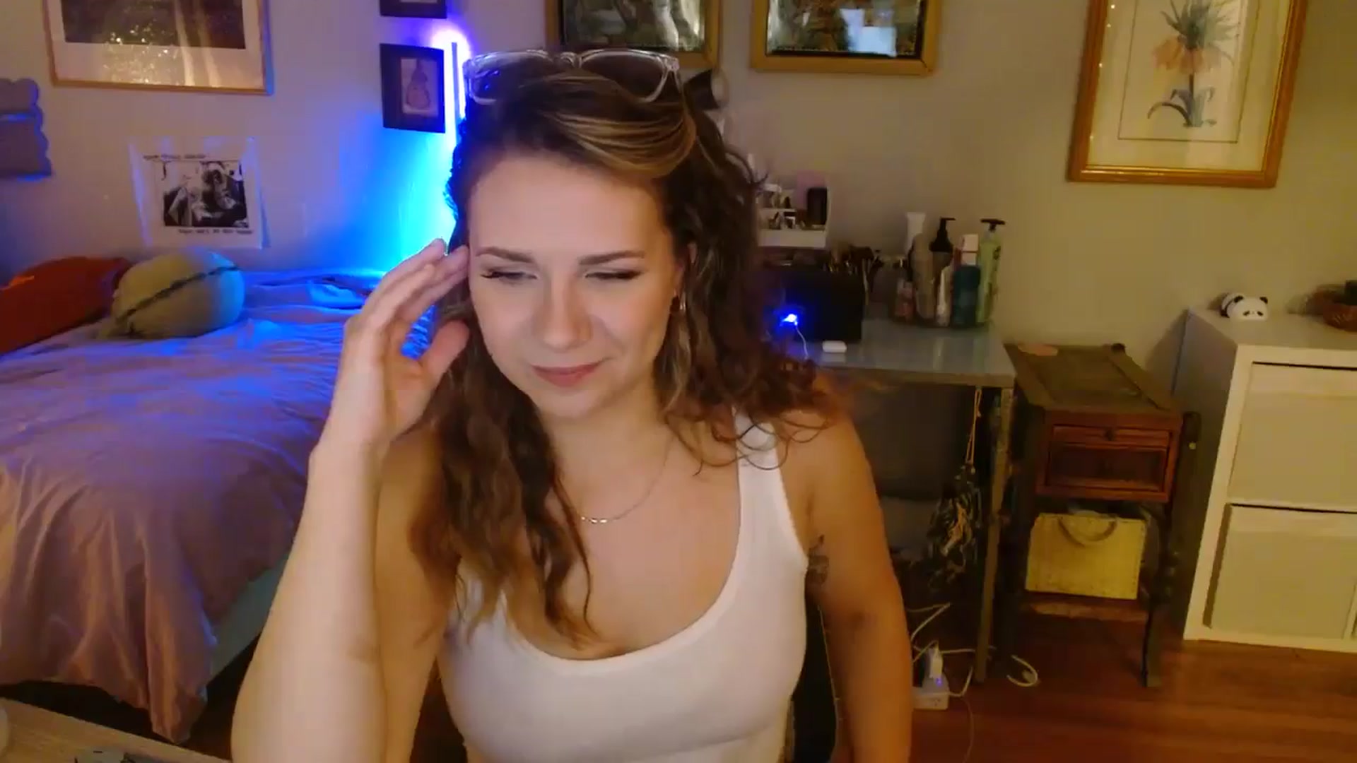 Gallery image thumbnail from Sweetestlilly's myfreecams stream on, 08/21/2024, 02:37 image 10 of 20