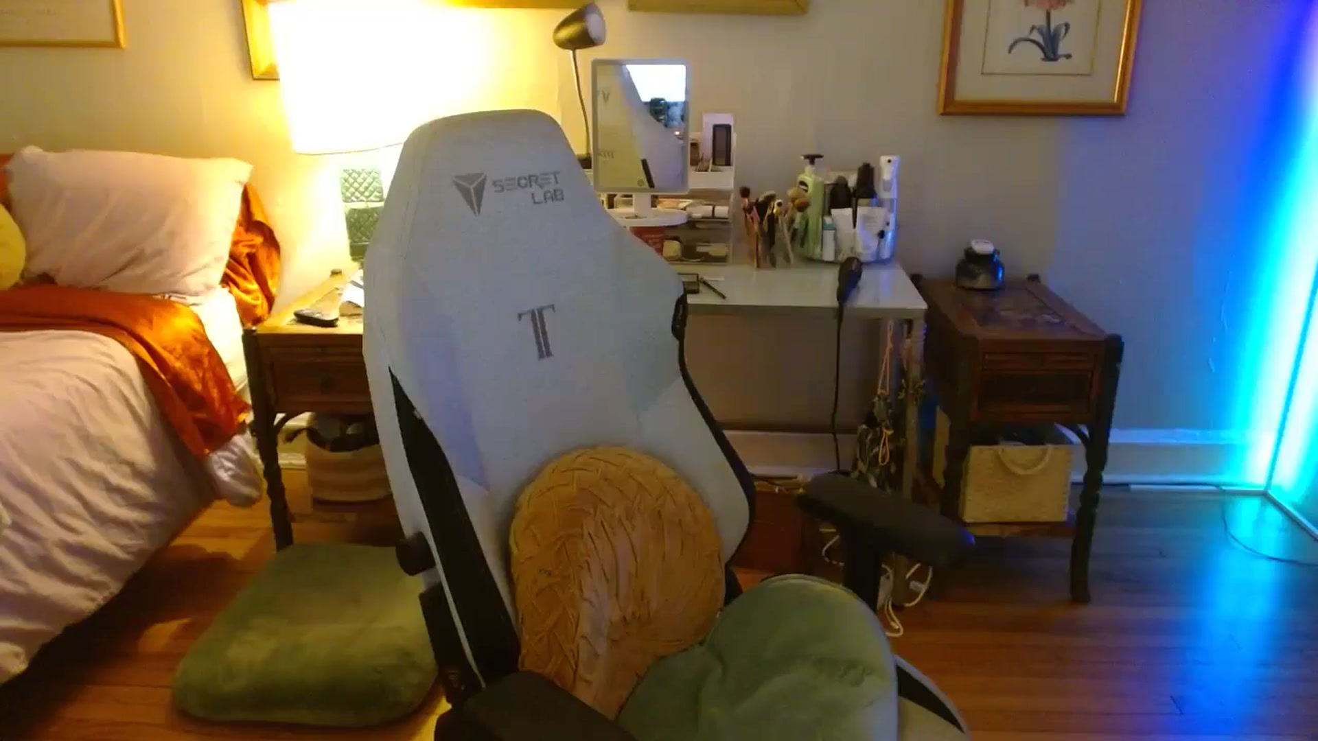Gallery image thumbnail from Sweetestlilly's myfreecams stream on, 08/27/2024, 02:58 image 14 of 20