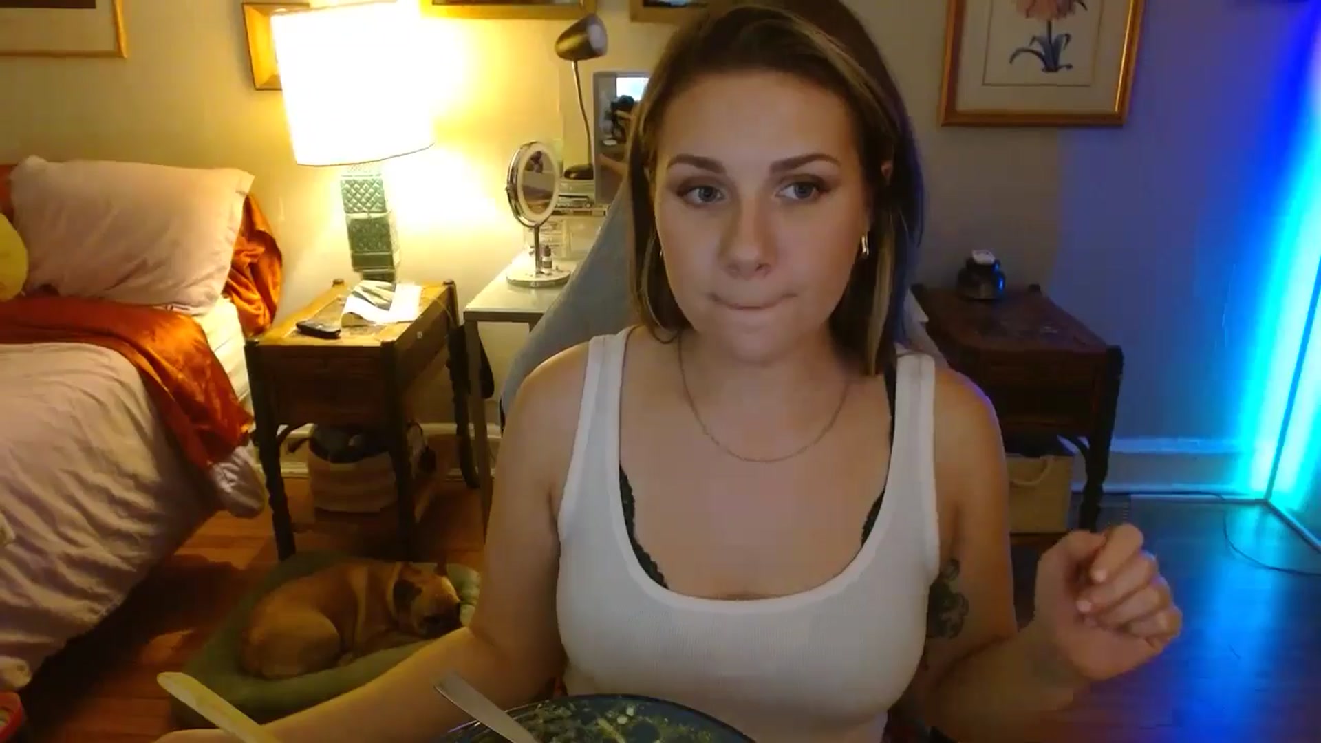 Gallery image thumbnail from Sweetestlilly's myfreecams stream on, 08/27/2024, 02:58 image 17 of 20
